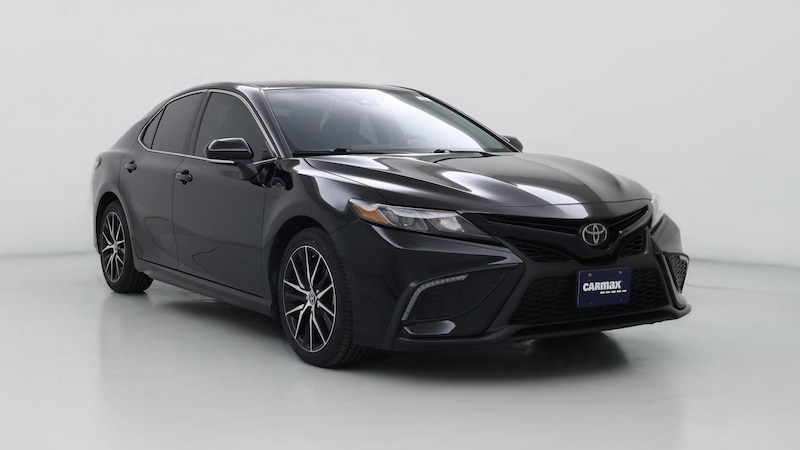 2022 Toyota Camry SE Hero Image