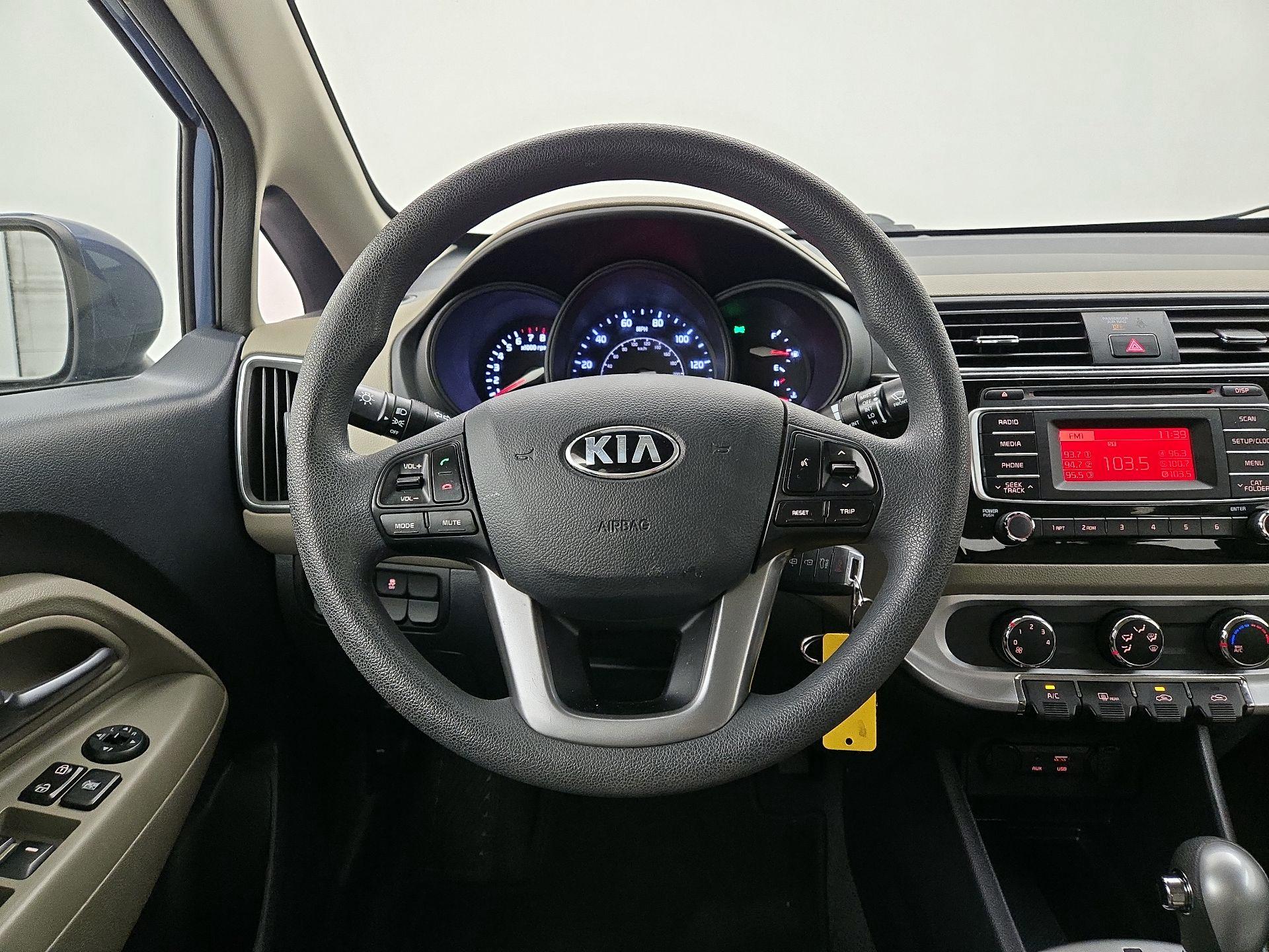 Thumbnail: 2016 Kia Rio - 10