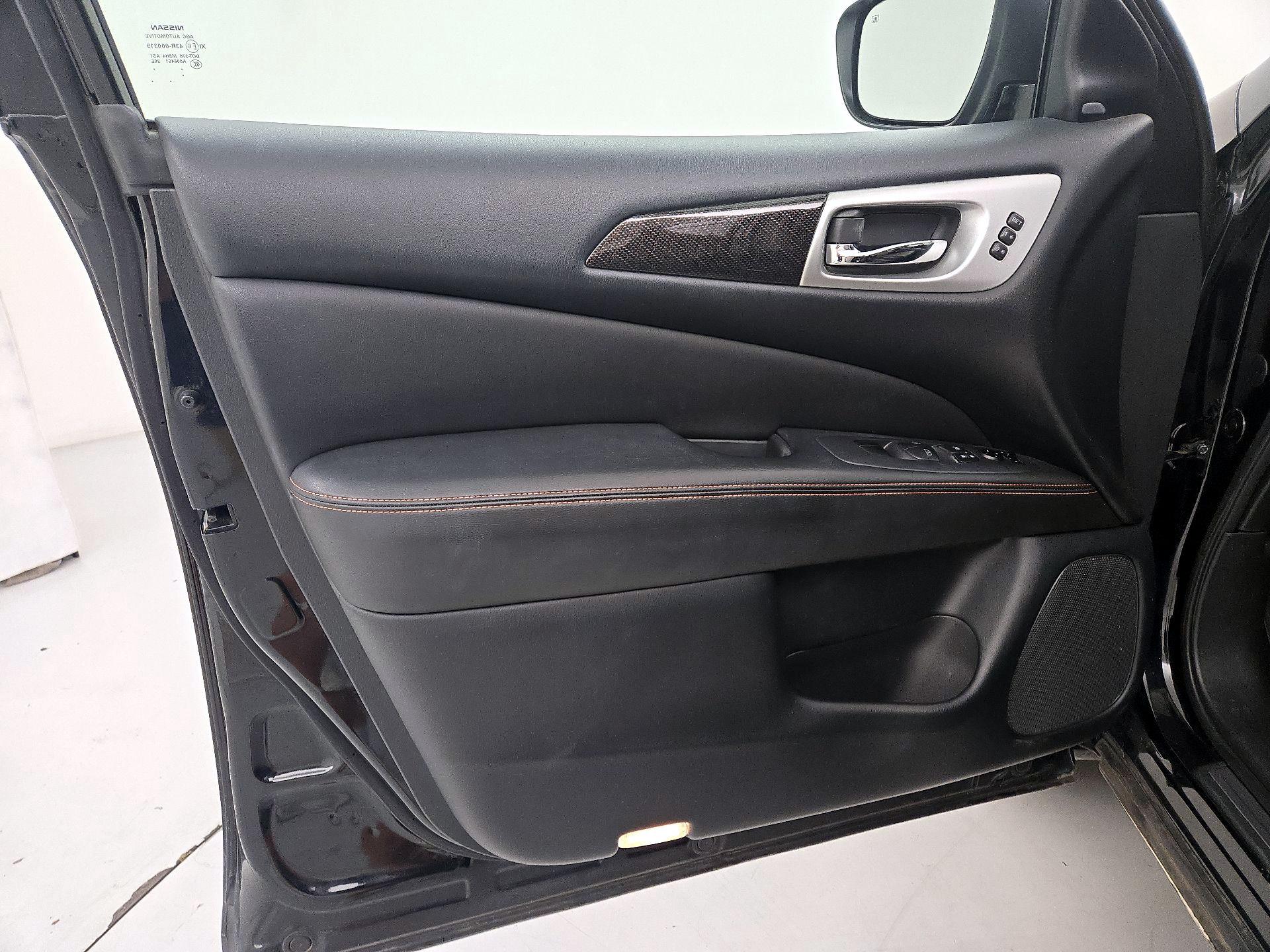 Thumbnail: 2019 Nissan Pathfinder - 12