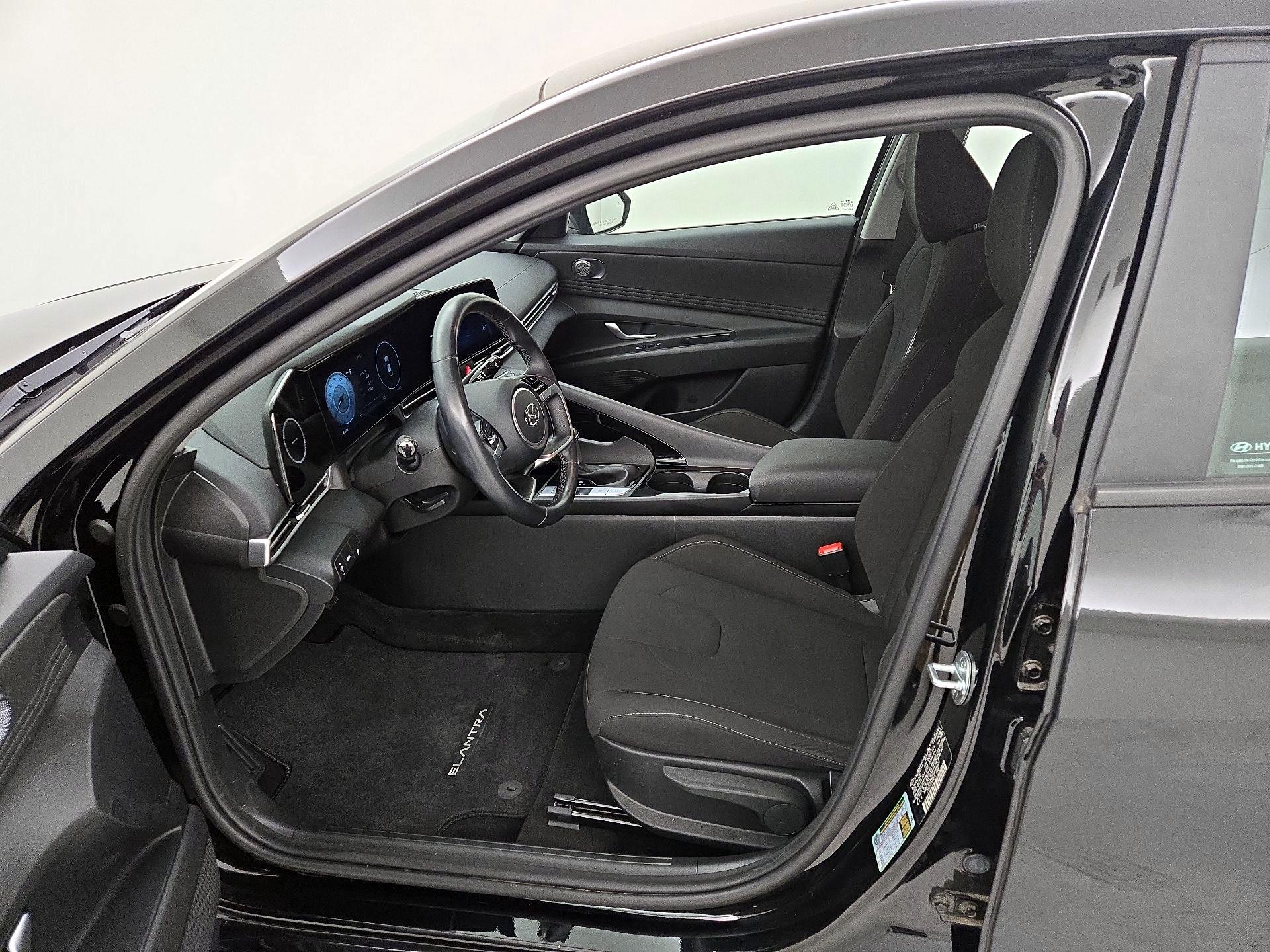 Thumbnail: 2023 Hyundai Elantra - 11