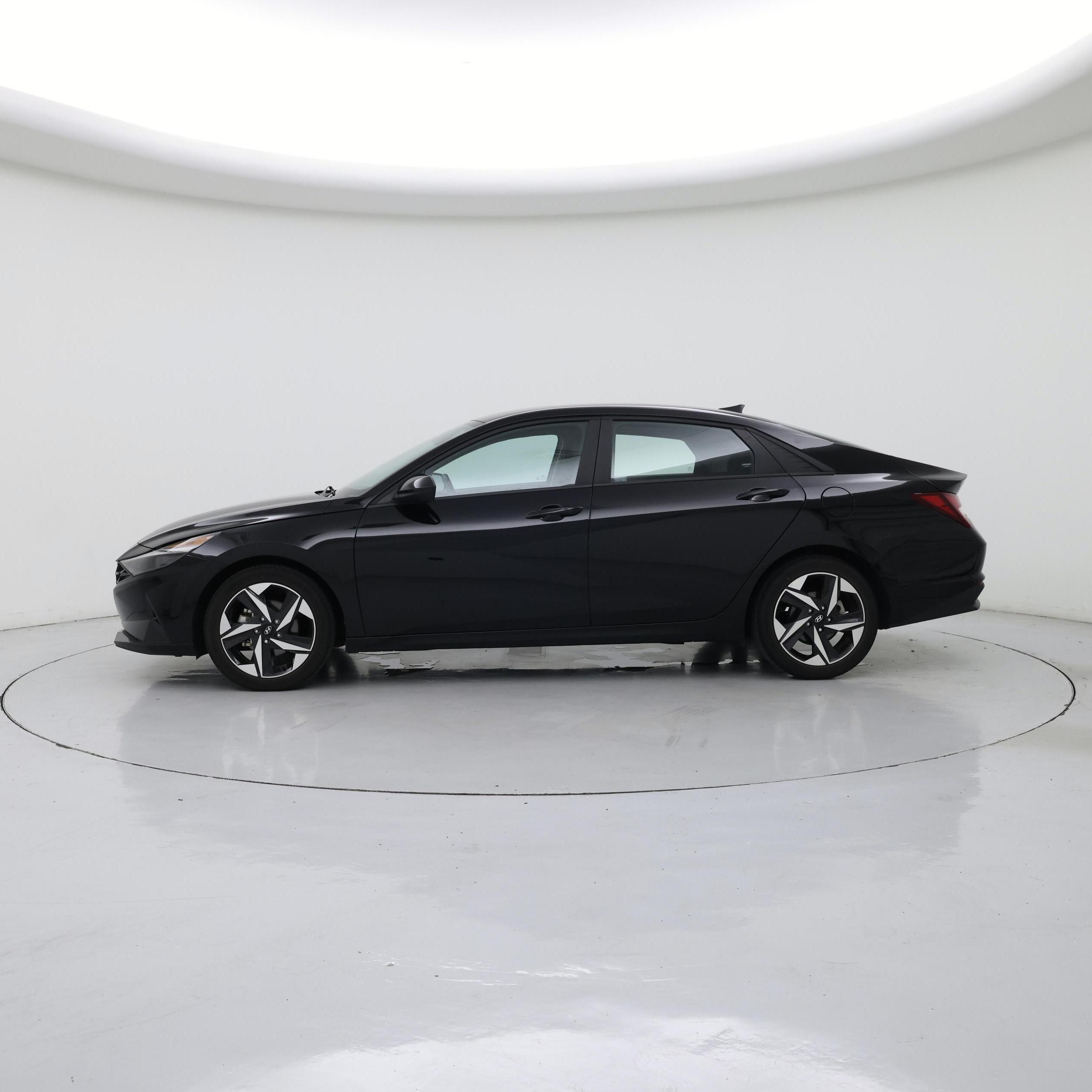 Thumbnail: 2023 Hyundai Elantra - 3