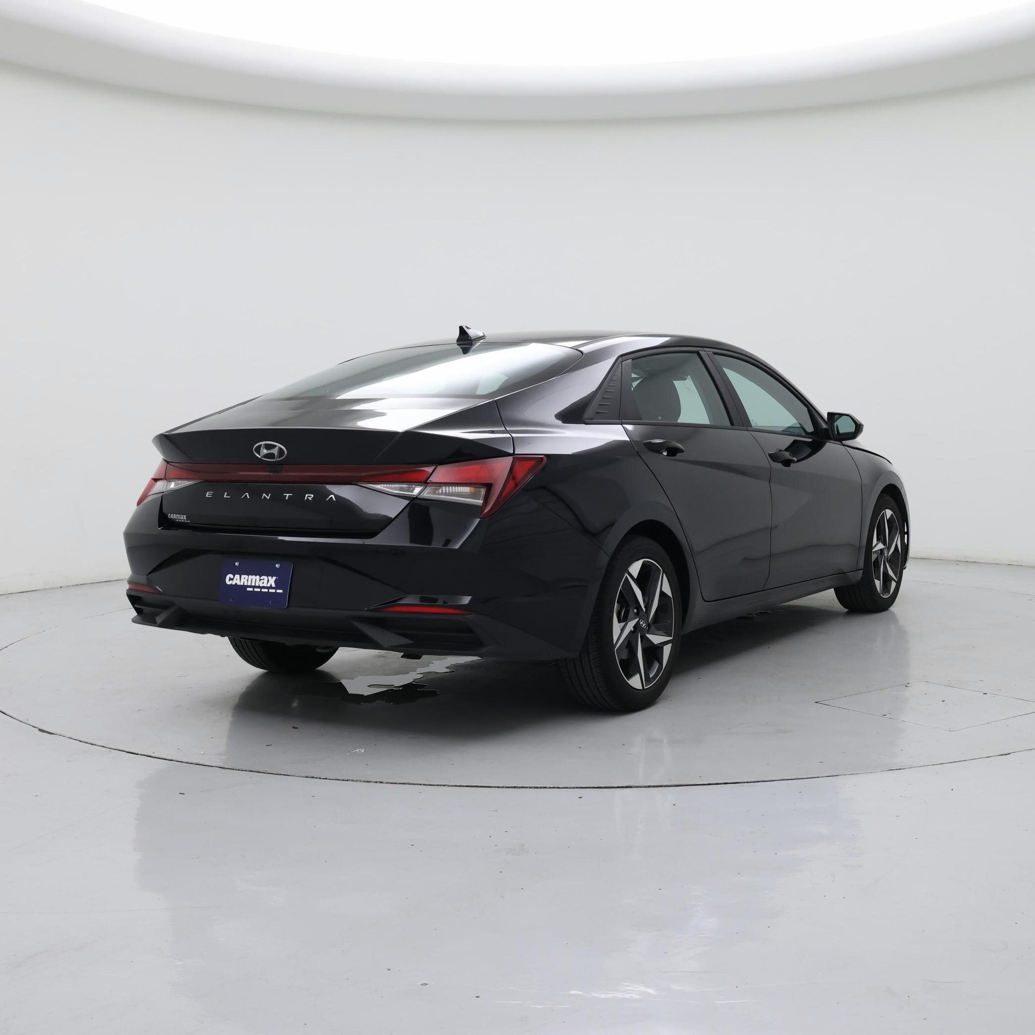 Thumbnail: 2023 Hyundai Elantra - 8