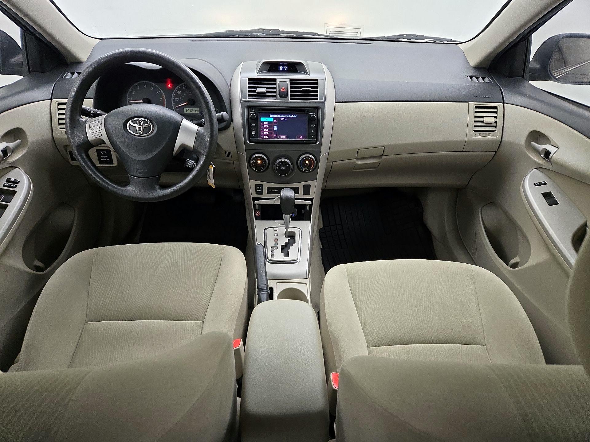 Thumbnail: 2013 Toyota Corolla - 9