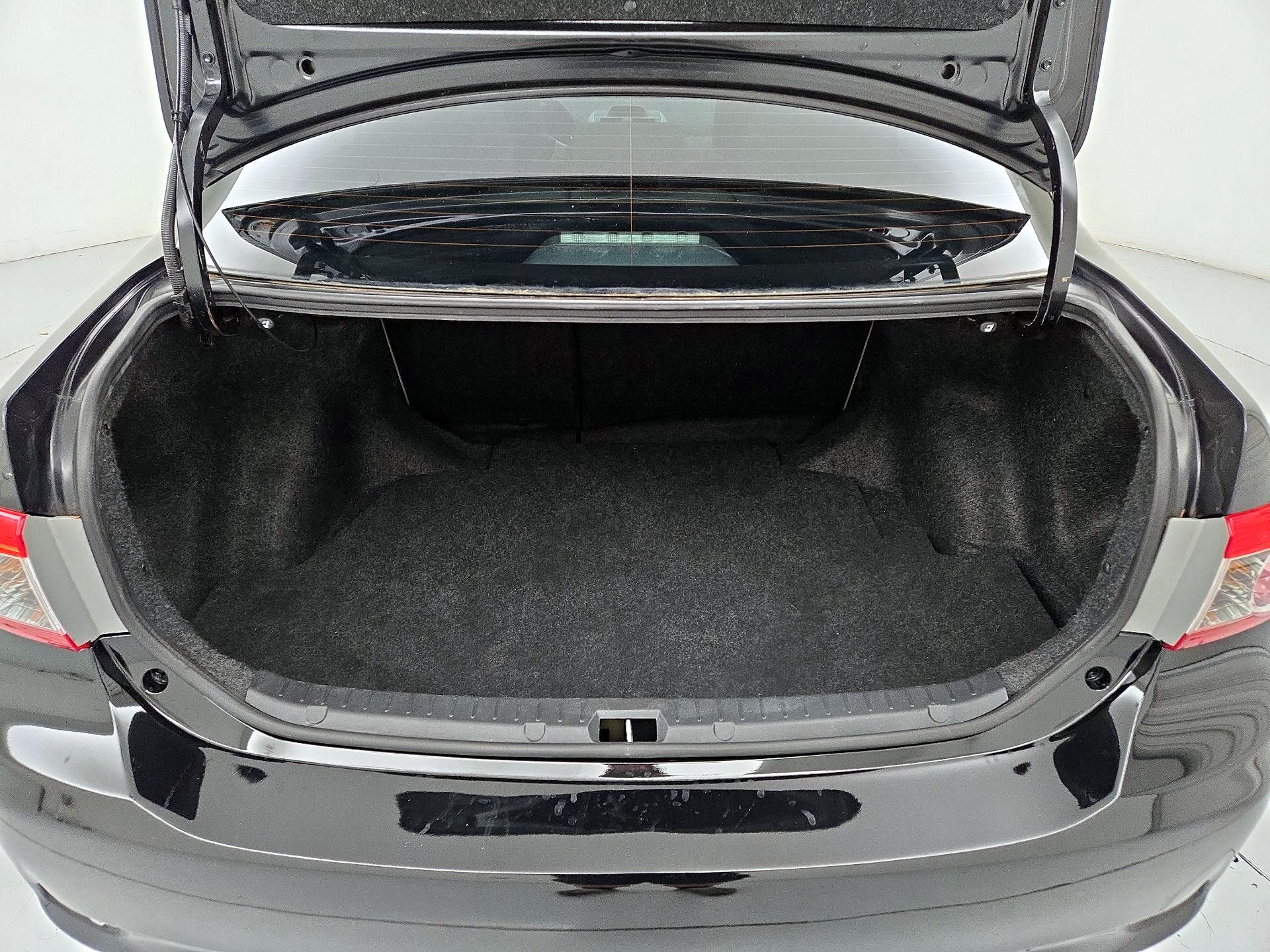 Thumbnail: 2013 Toyota Corolla - 19