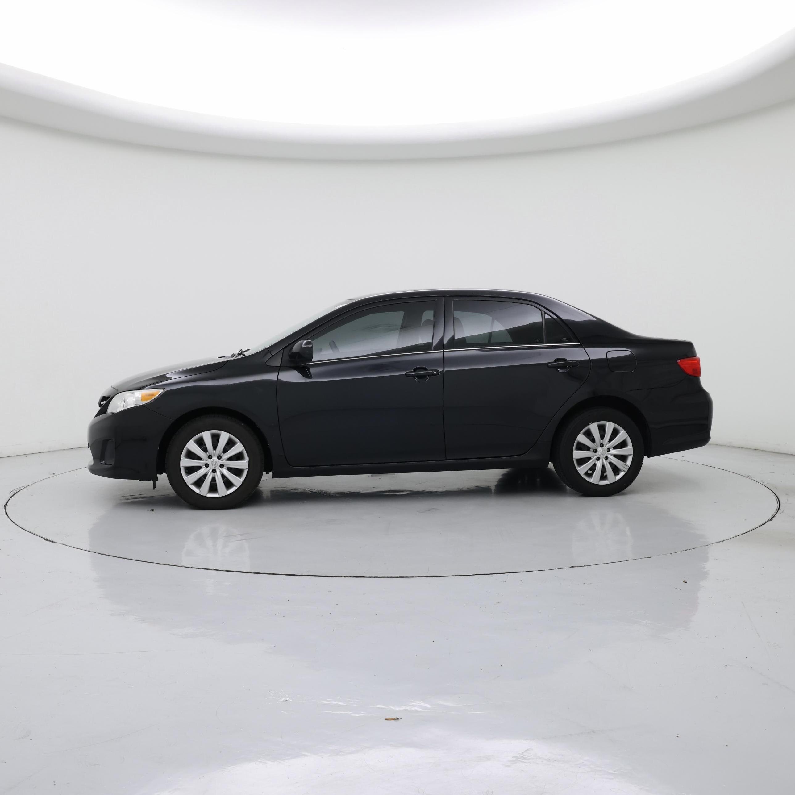 Thumbnail: 2013 Toyota Corolla - 3