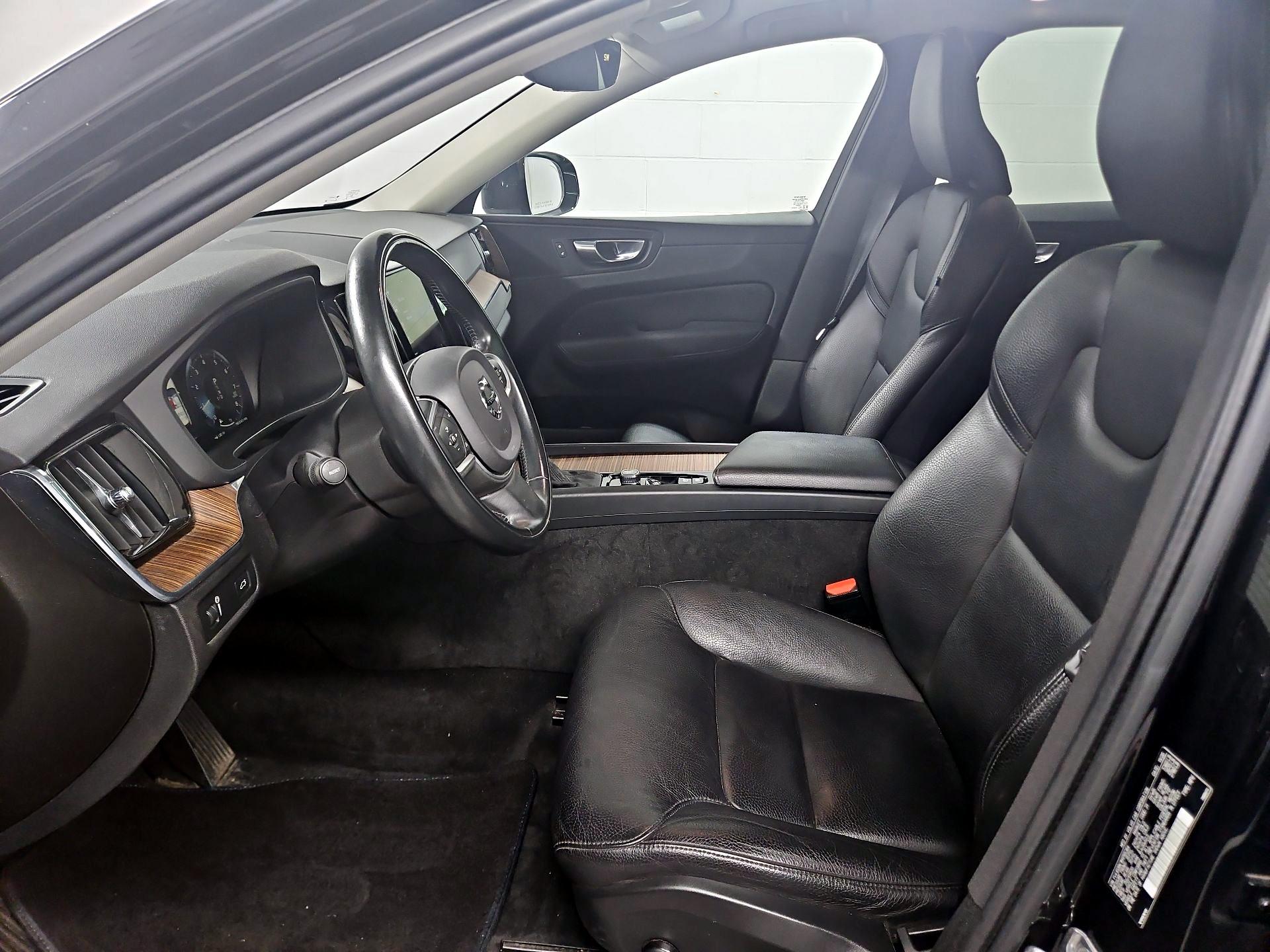 Thumbnail: 2021 Volvo XC60 - 11