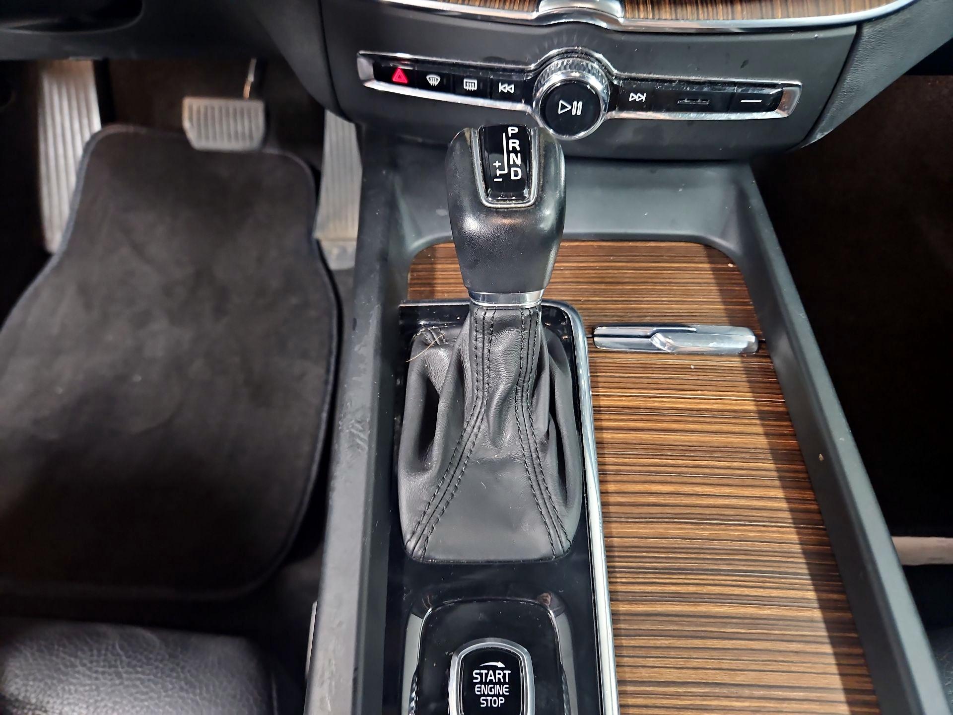 Thumbnail: 2021 Volvo XC60 - 18