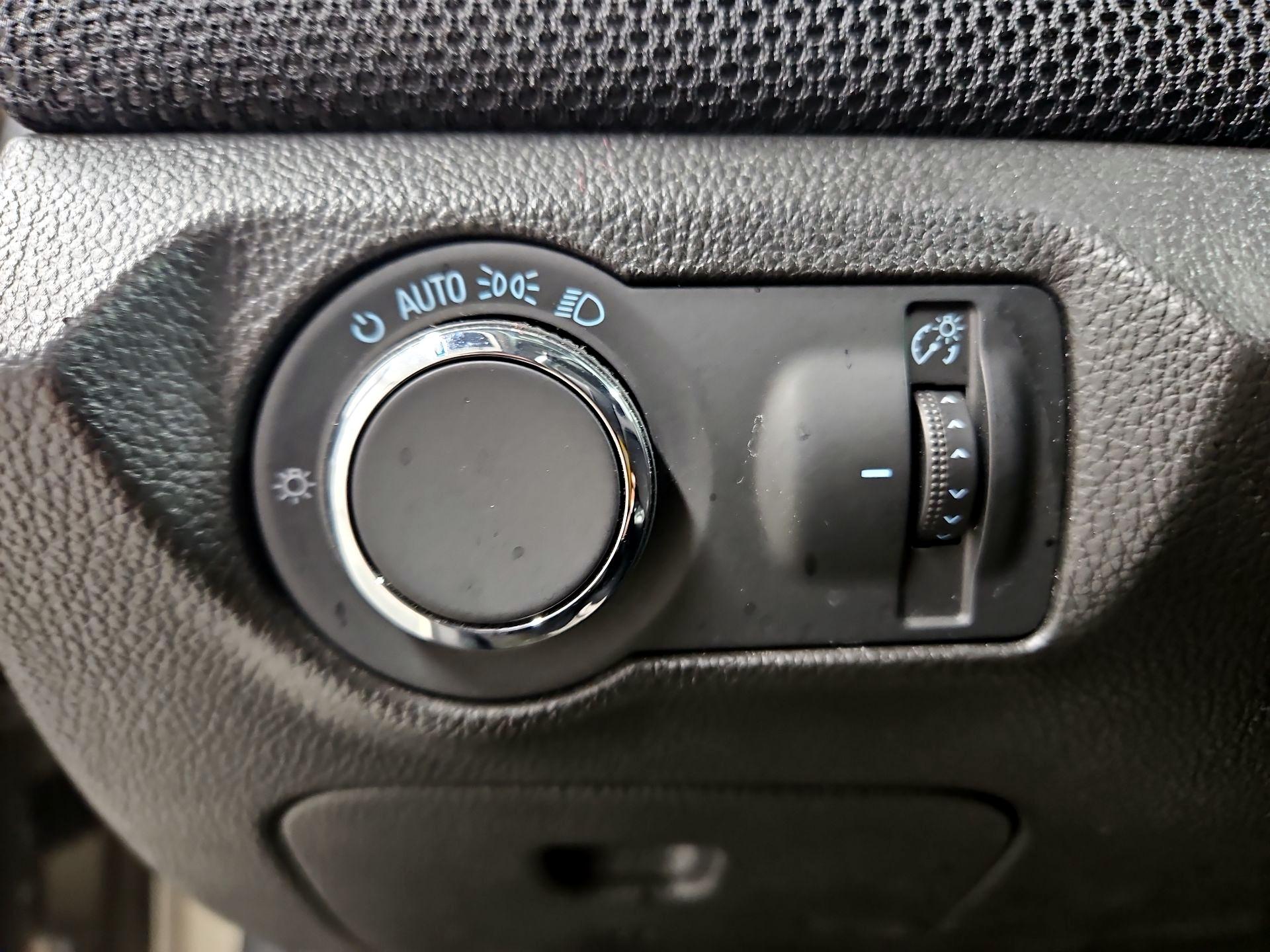 Thumbnail: 2014 Chevrolet Cruze - 13