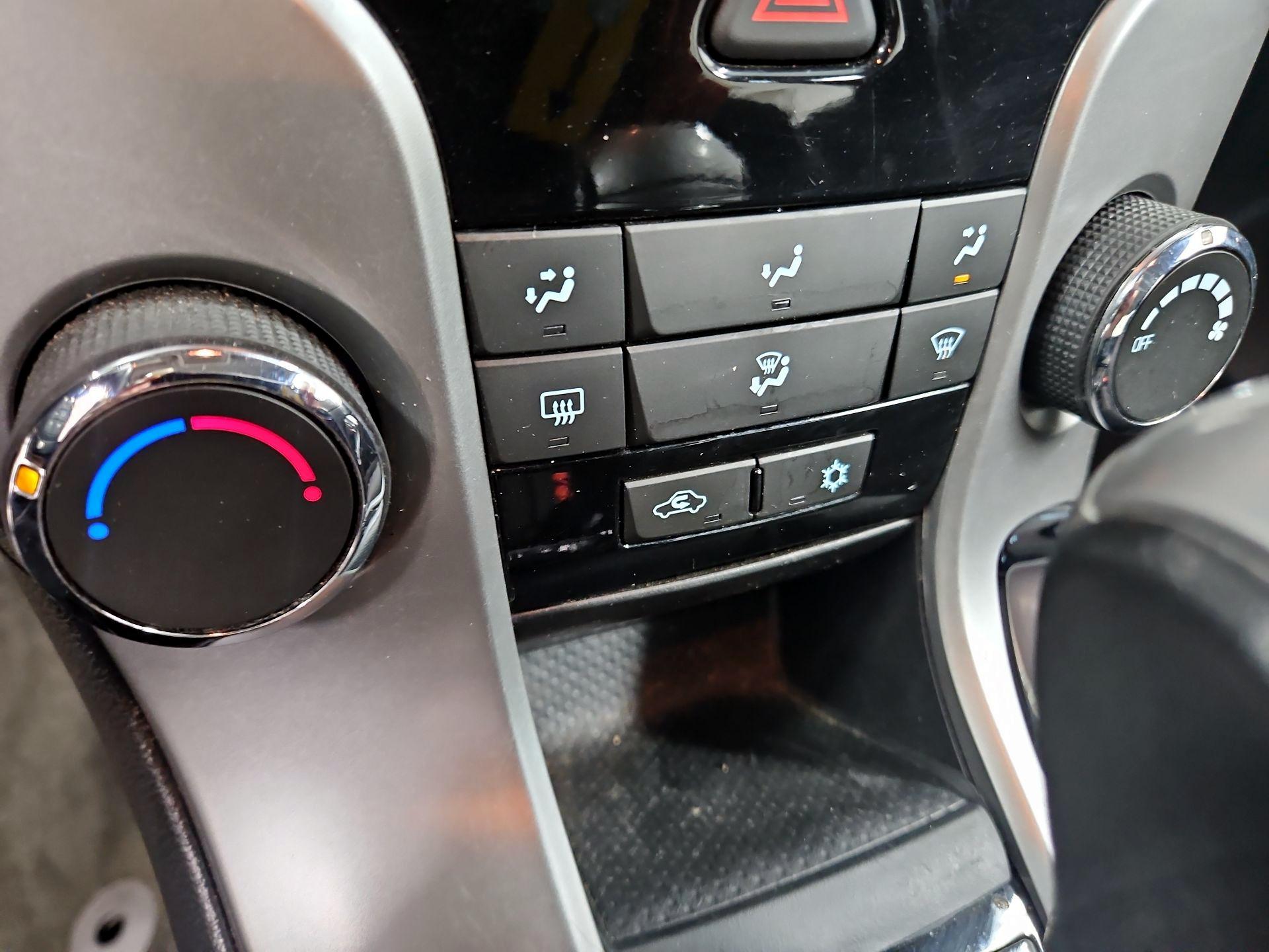 Thumbnail: 2014 Chevrolet Cruze - 15