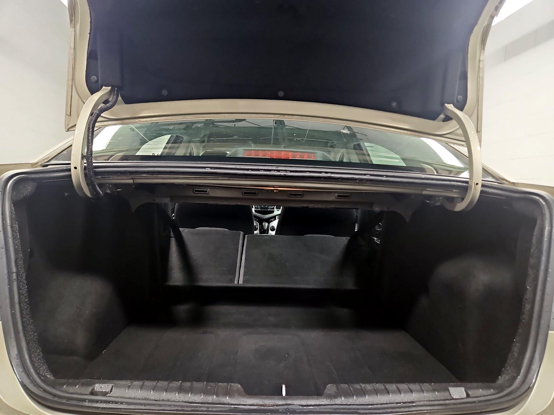 Thumbnail: 2014 Chevrolet Cruze - 20