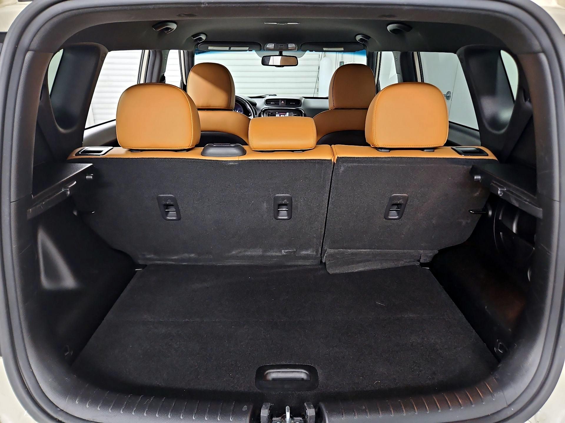 Thumbnail: 2016 Kia Soul - 20