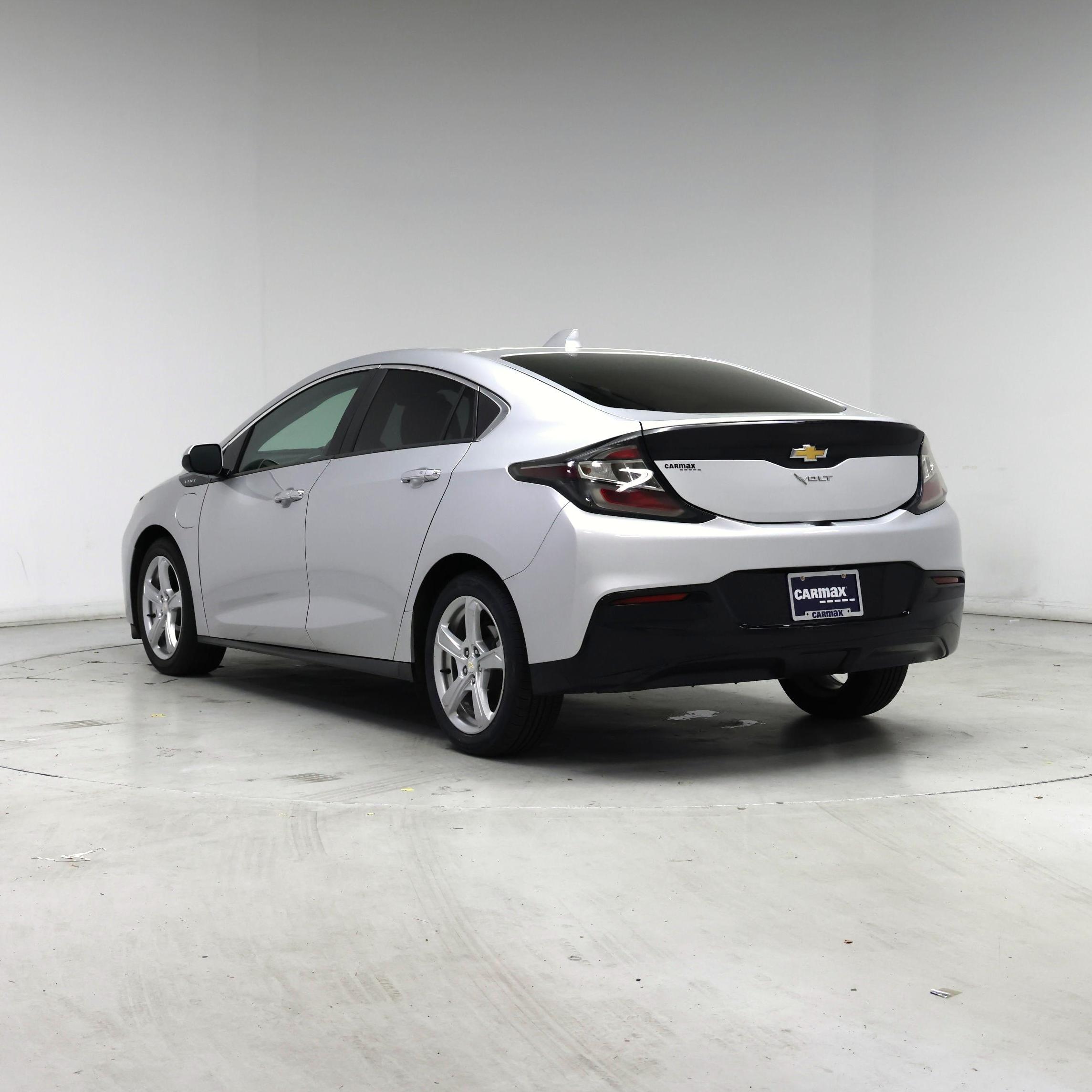 Thumbnail: 2017 Chevrolet Volt - 2