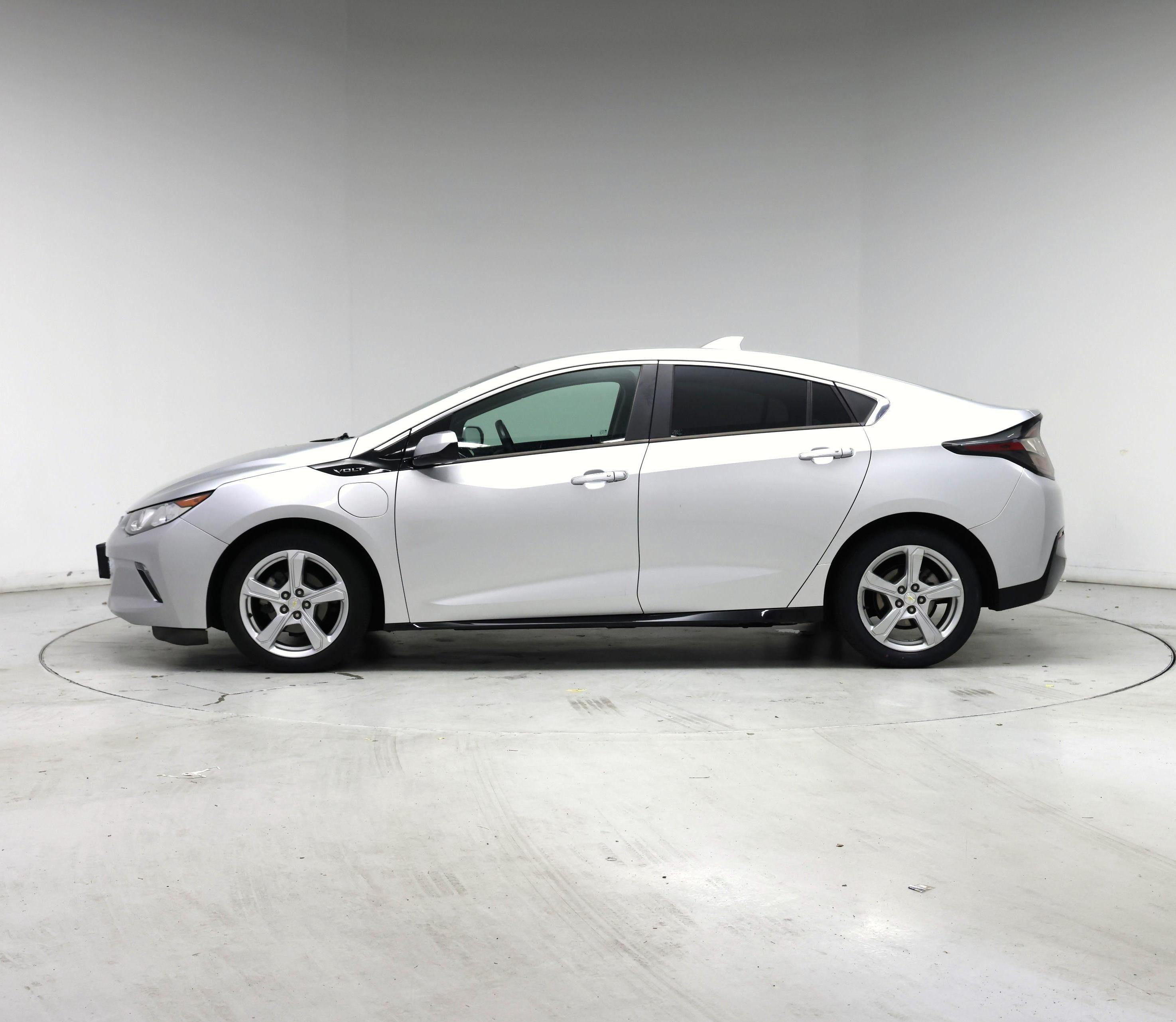 Thumbnail: 2017 Chevrolet Volt - 3