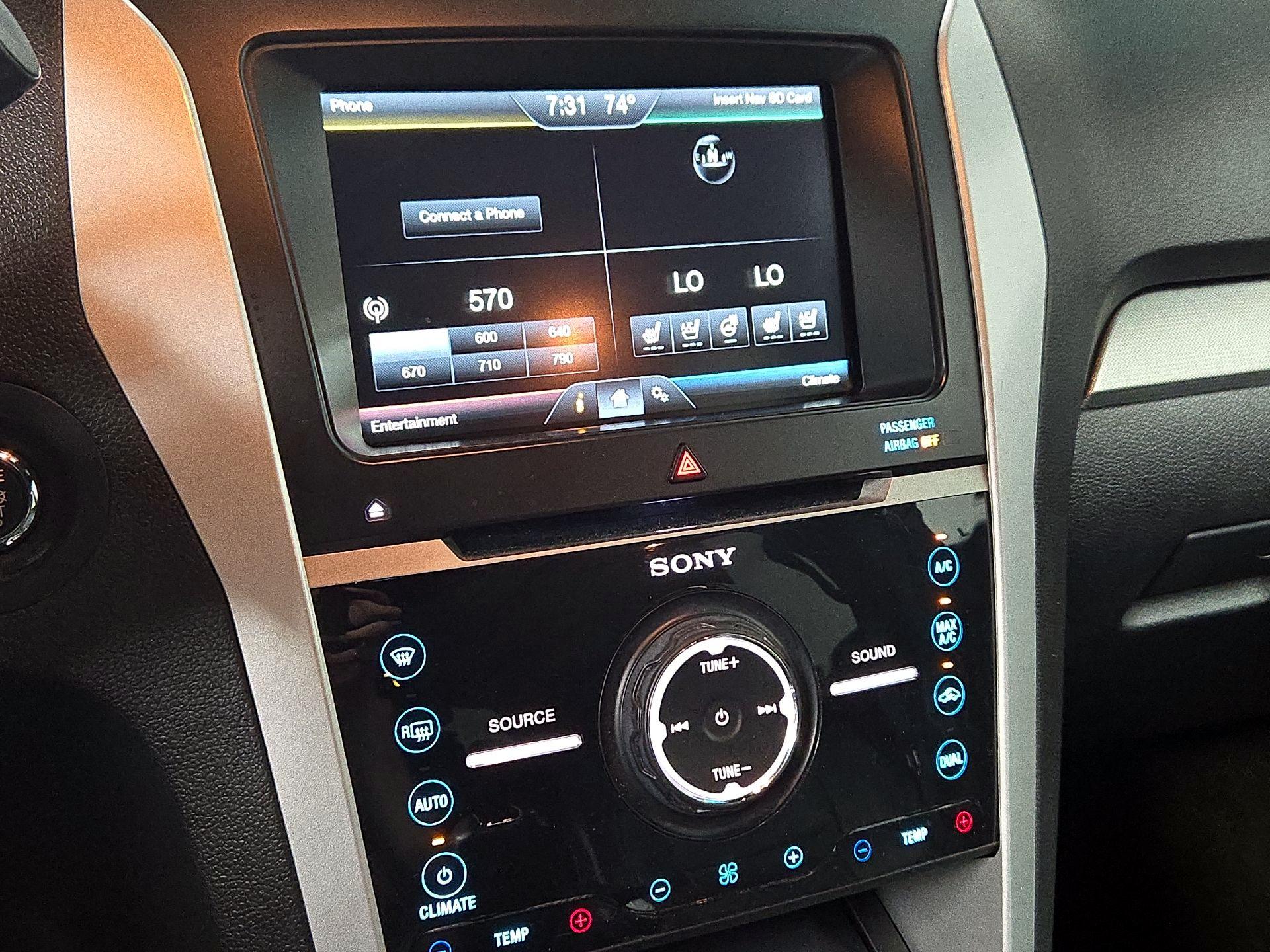 Thumbnail: 2015 Ford Explorer - 16
