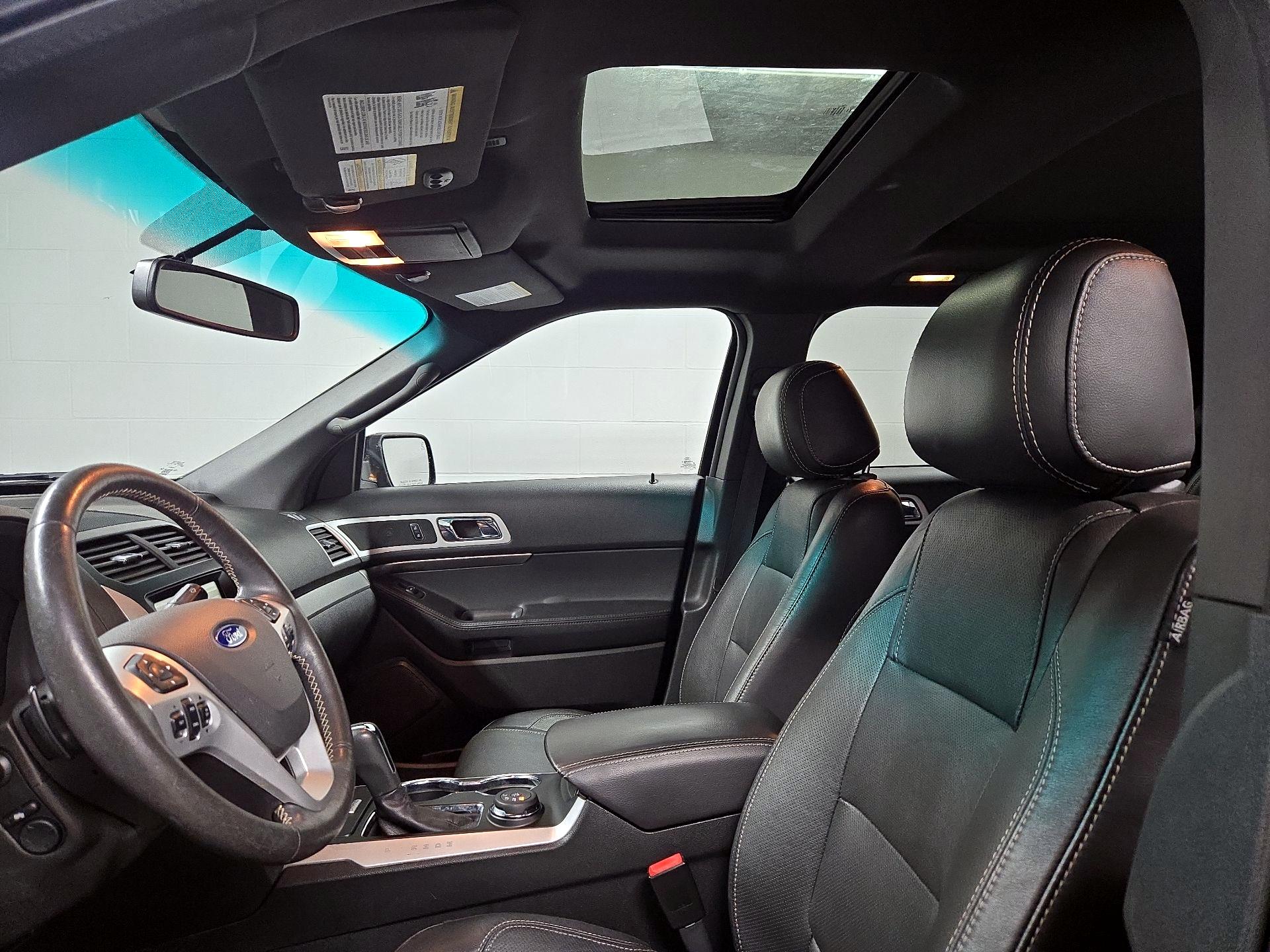 Thumbnail: 2015 Ford Explorer - 19