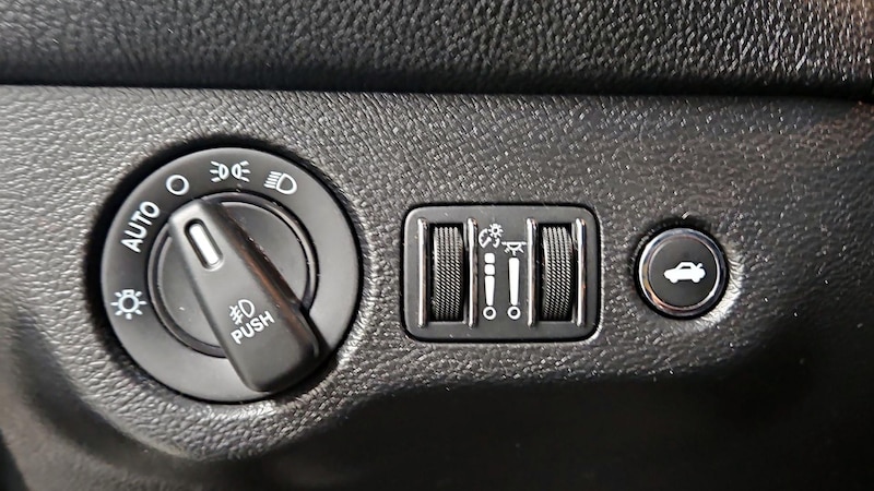 2020 Dodge Challenger SXT 13