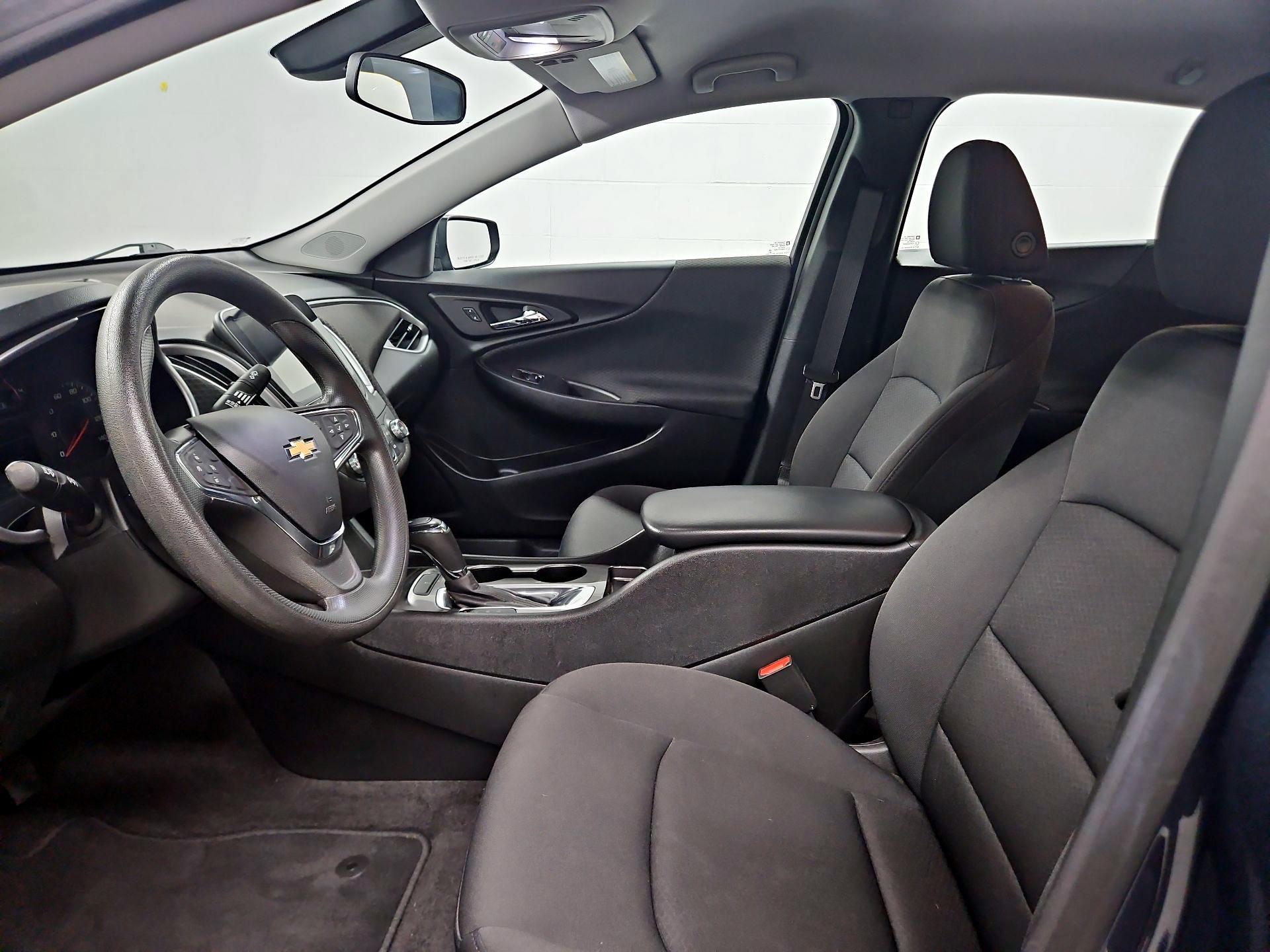 Thumbnail: 2020 Chevrolet Malibu - 11