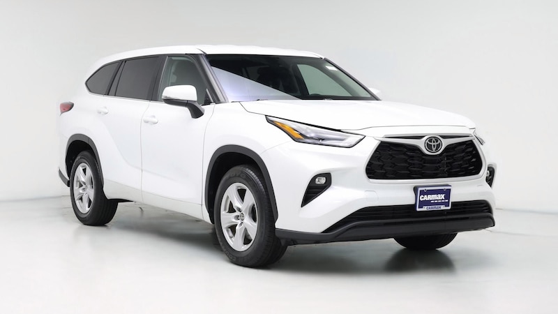 2023 Toyota Highlander LE Hero Image