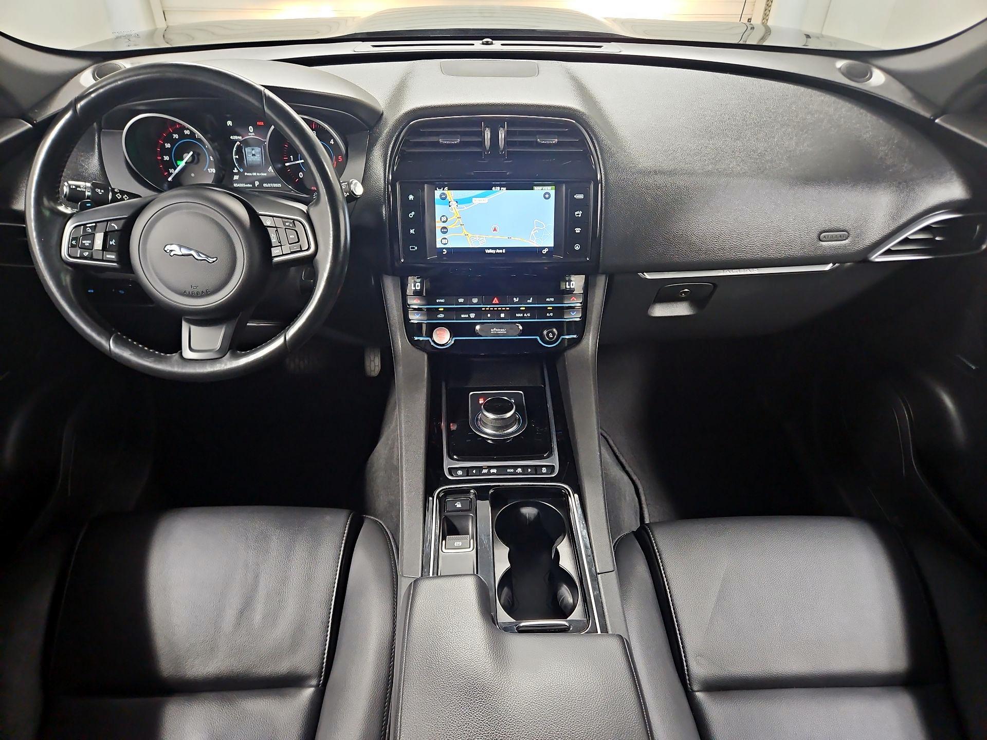 Thumbnail: 2018 Jaguar F-Pace - 9