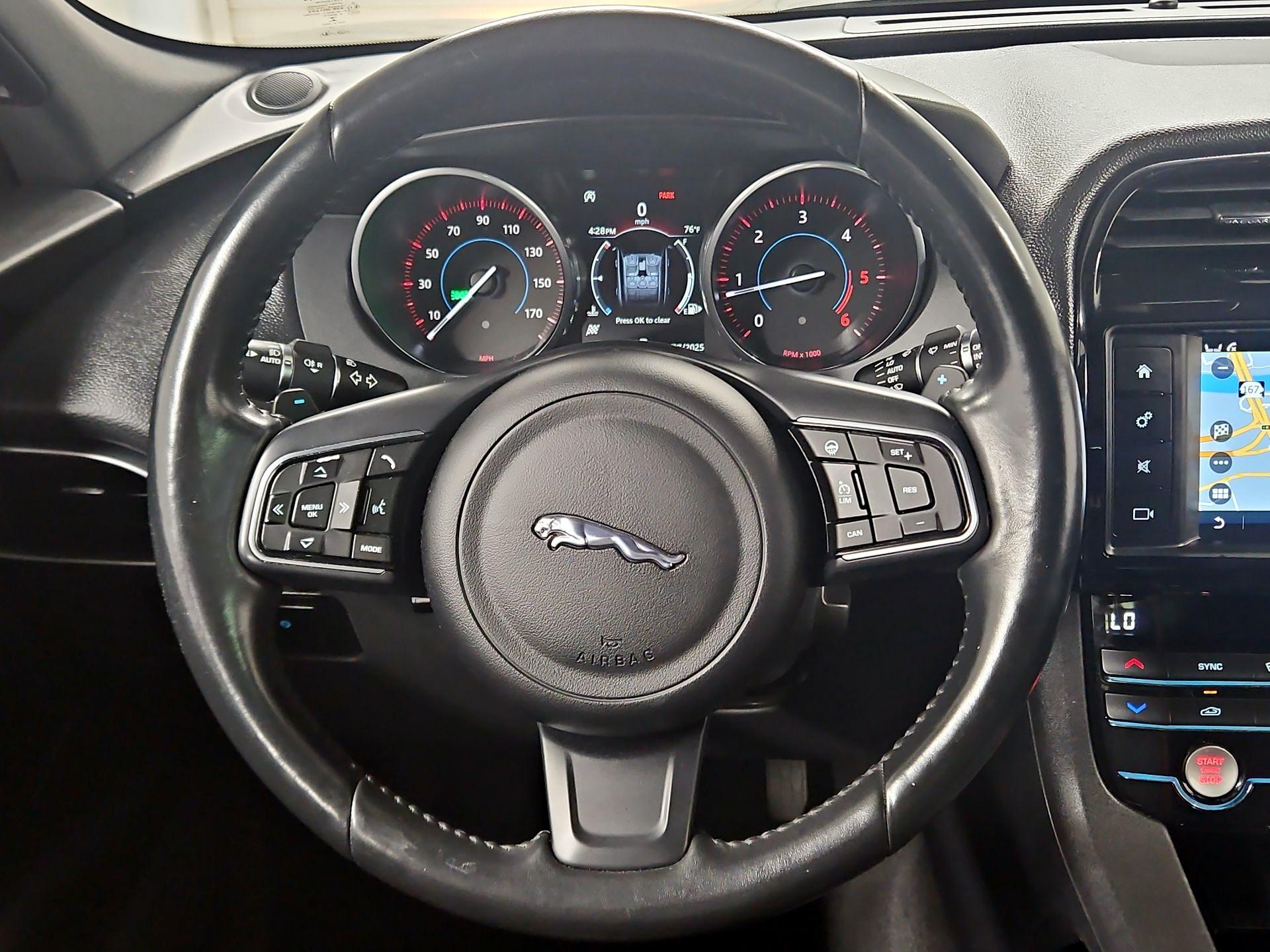 Thumbnail: 2018 Jaguar F-Pace - 10