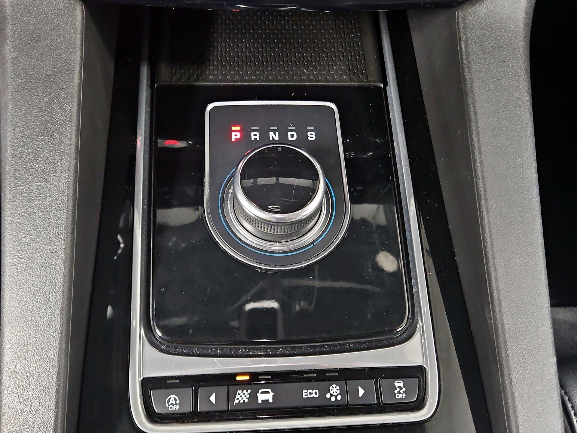 Thumbnail: 2018 Jaguar F-Pace - 18