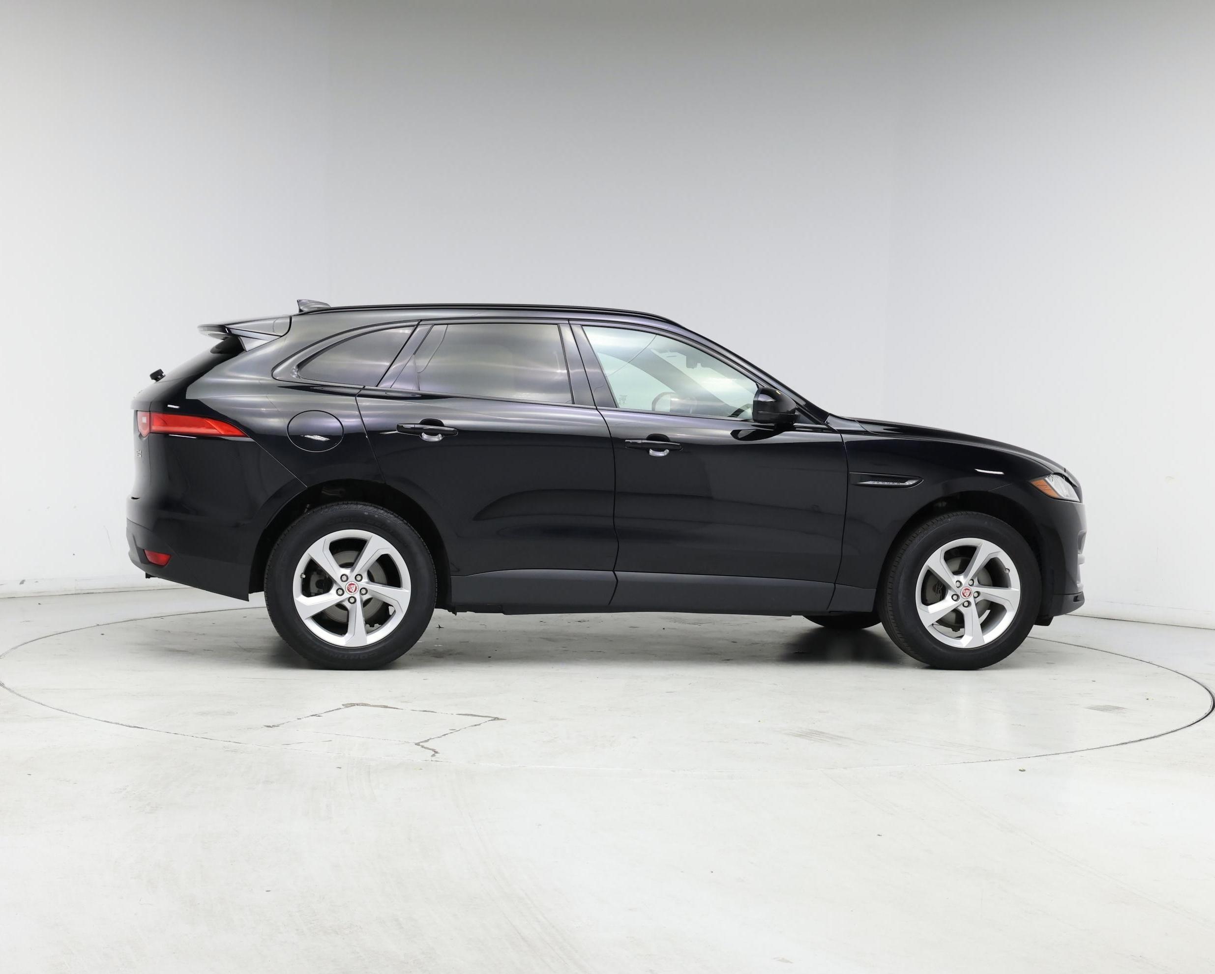 Thumbnail: 2018 Jaguar F-Pace - 7