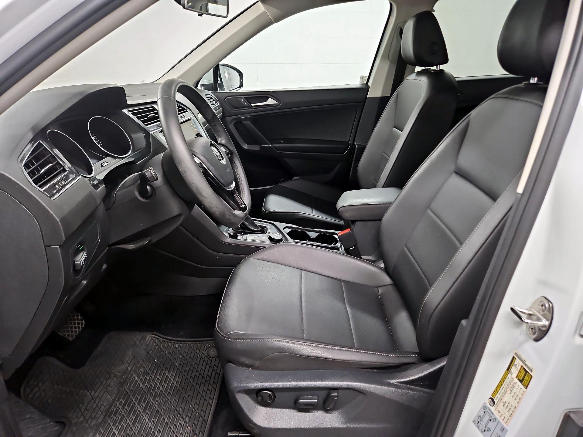 Thumbnail: 2020 Volkswagen Tiguan - 11
