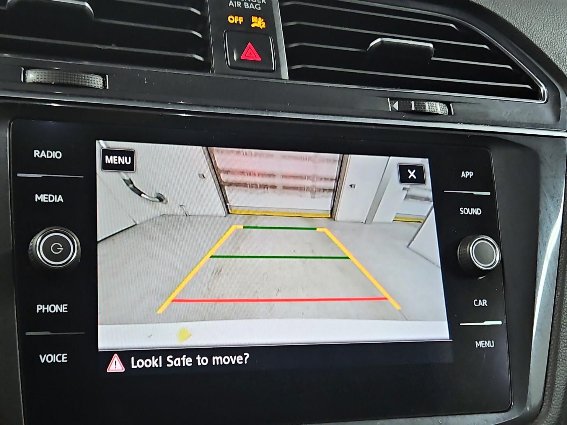 Thumbnail: 2020 Volkswagen Tiguan - 14
