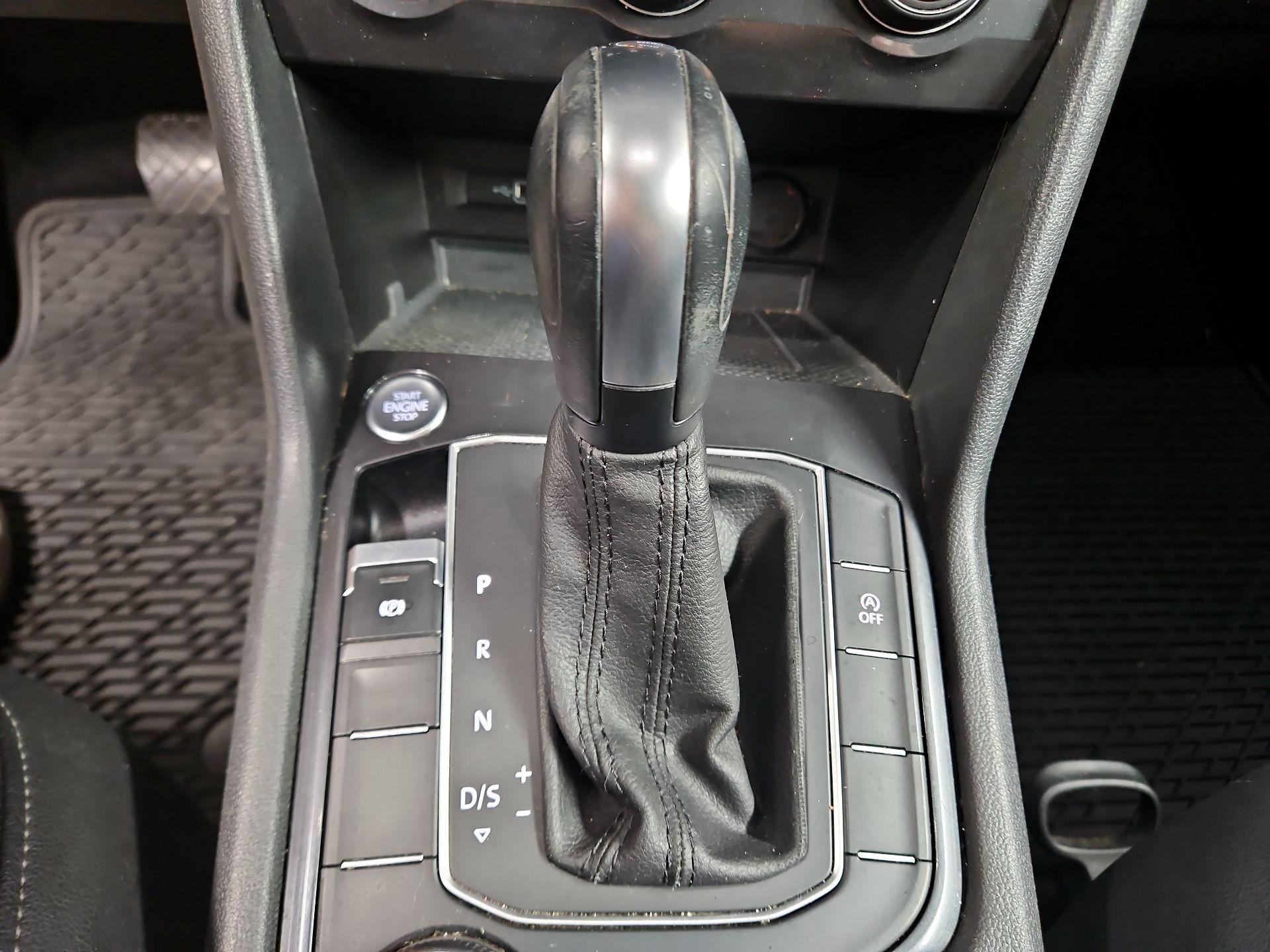 Thumbnail: 2020 Volkswagen Tiguan - 17