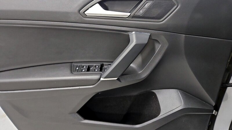 2020 Volkswagen Tiguan SE 12