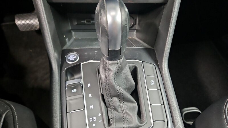 2020 Volkswagen Tiguan SE 17