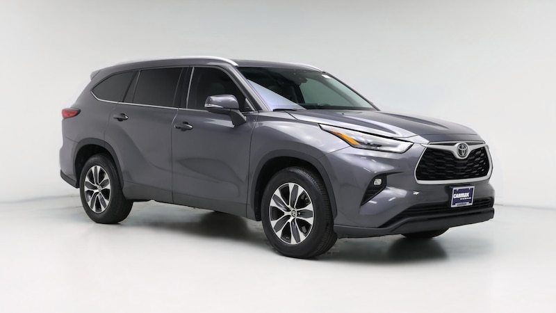 2022 Toyota Highlander XLE Hero Image