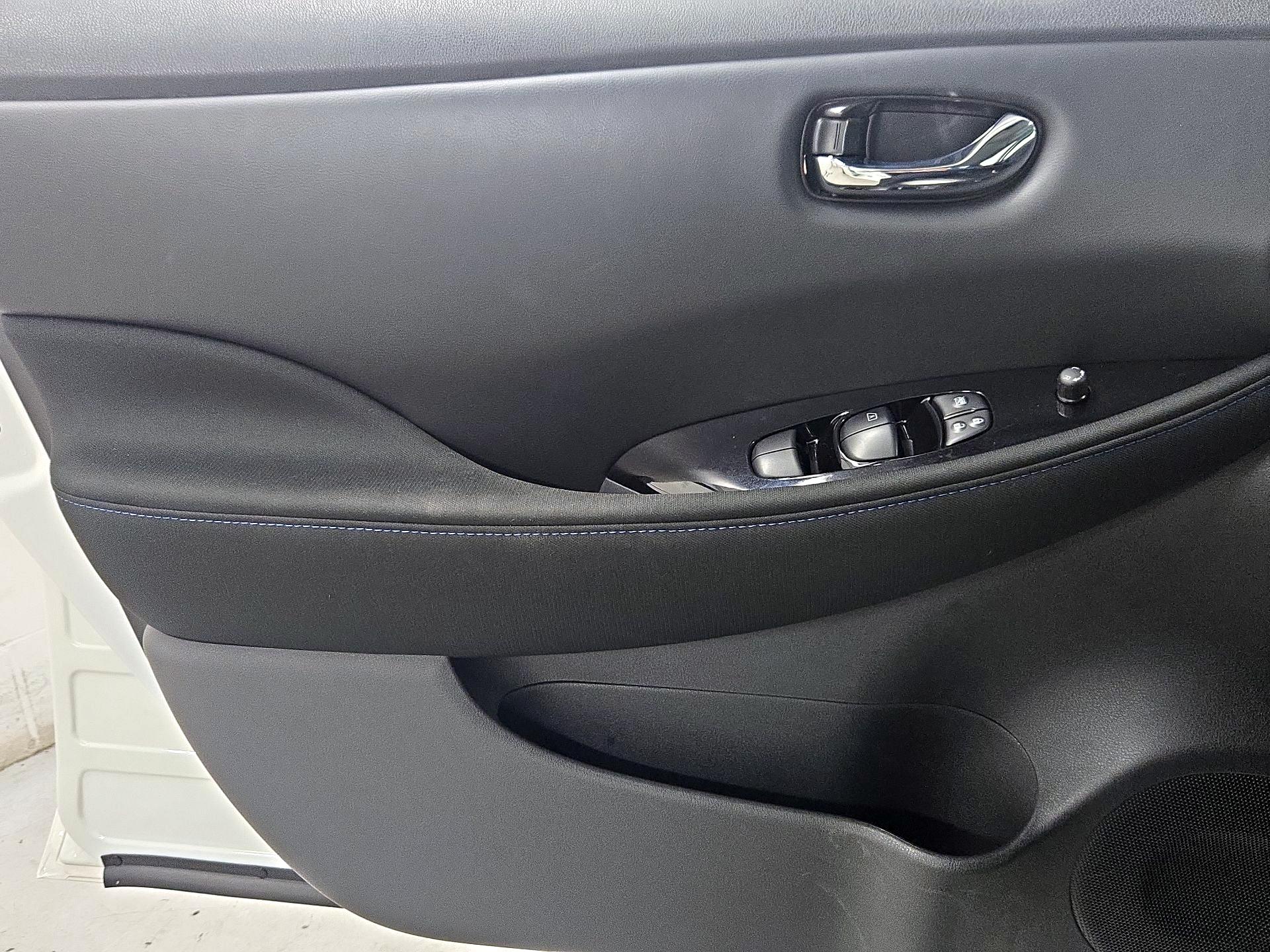 Thumbnail: 2025 Nissan Leaf - 12