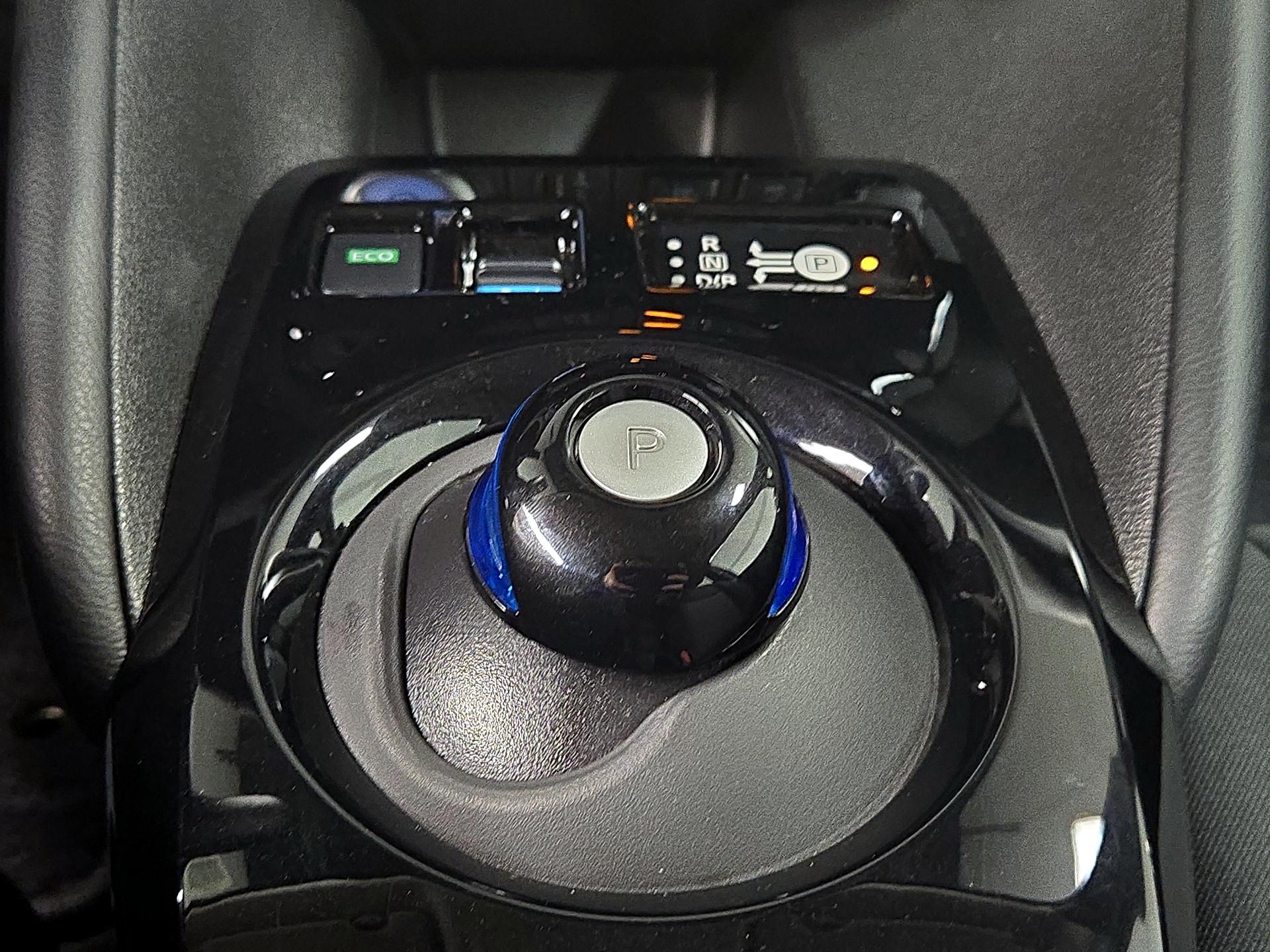 Thumbnail: 2025 Nissan Leaf - 18