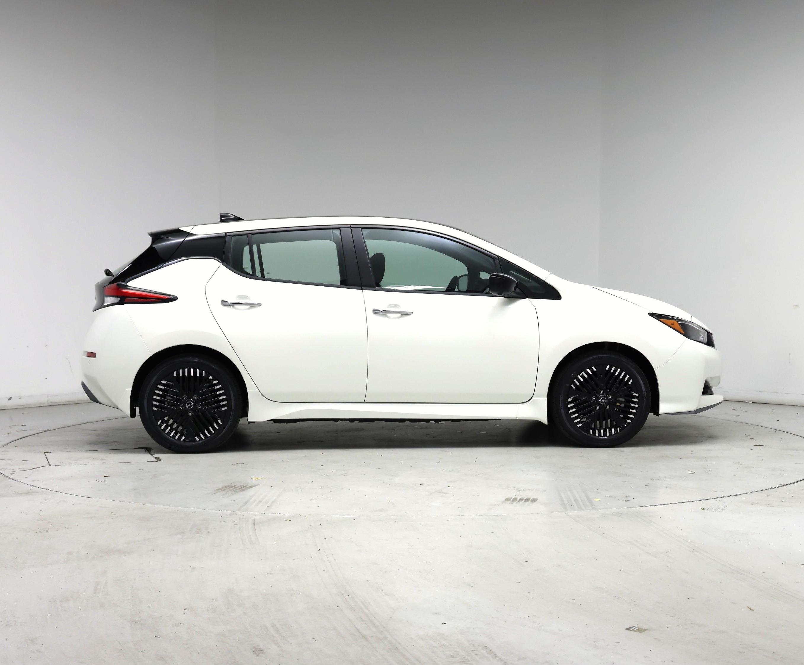 Thumbnail: 2025 Nissan Leaf - 7