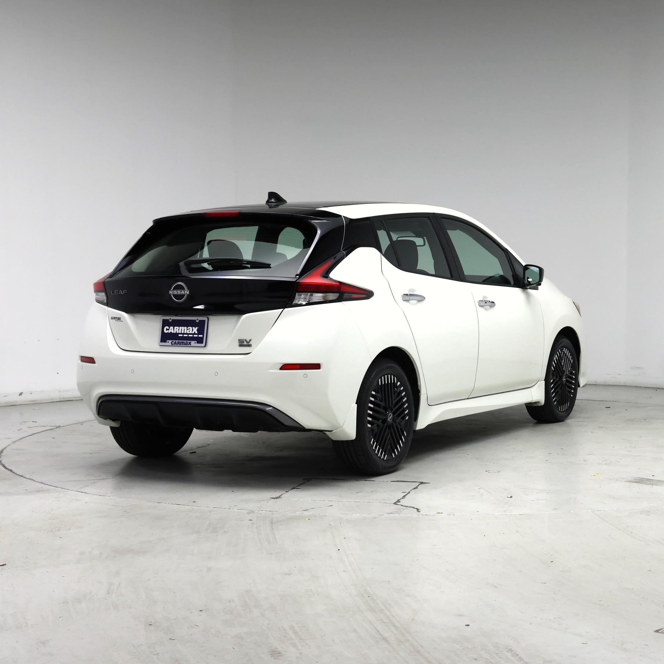 Thumbnail: 2025 Nissan Leaf - 8