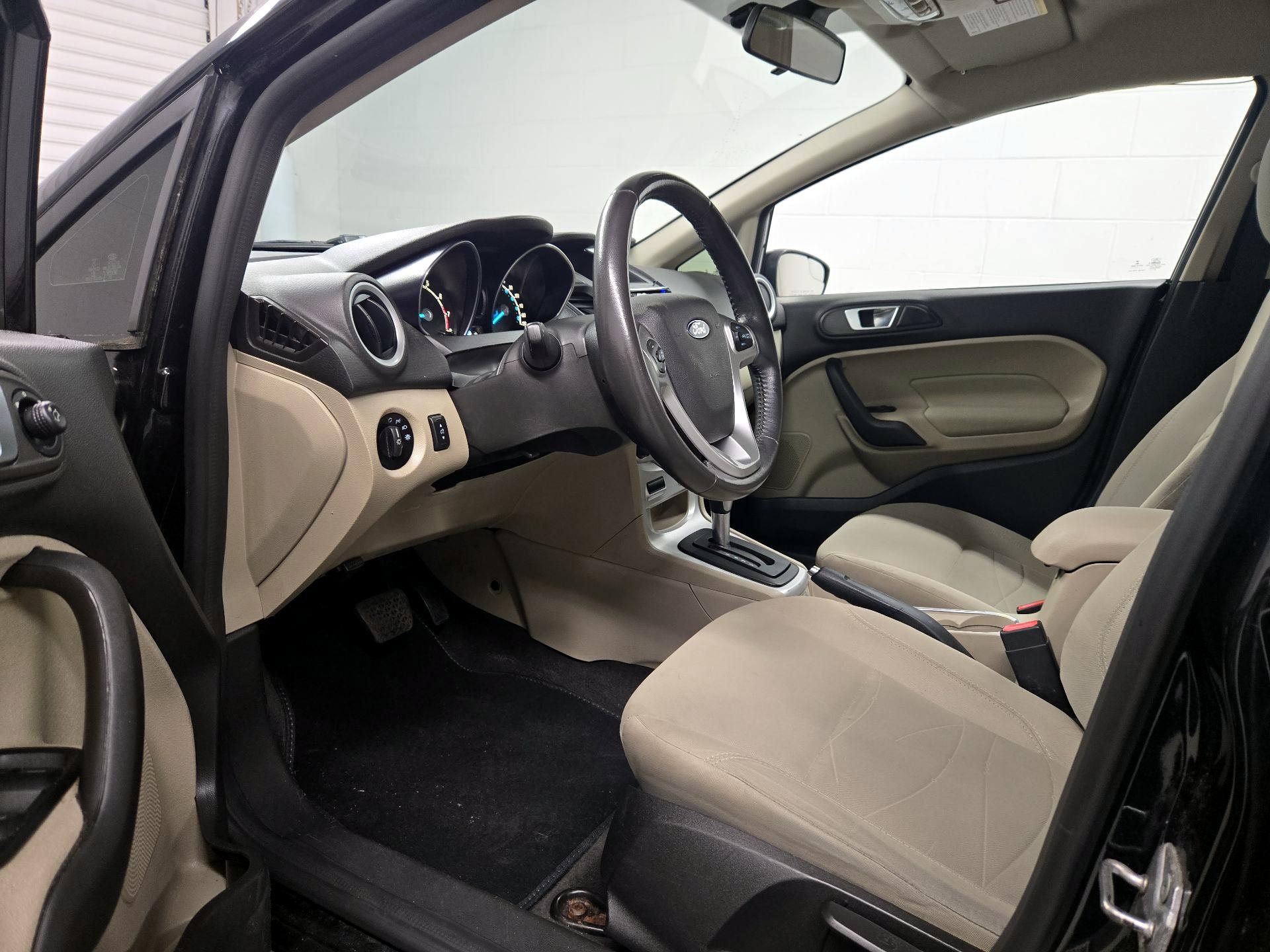 Thumbnail: 2014 Ford Fiesta - 11