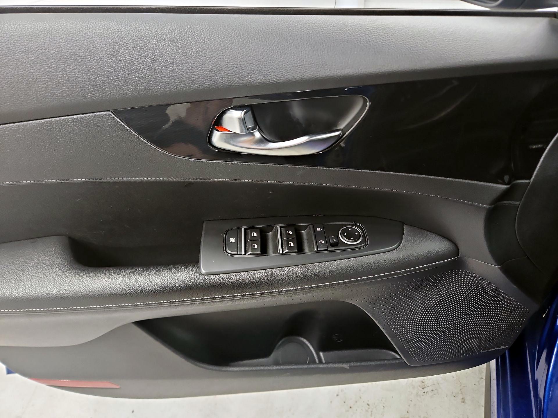 Thumbnail: 2021 Kia Forte - 12