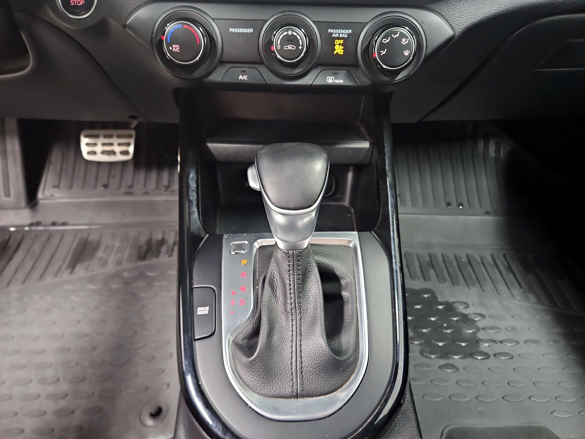 Thumbnail: 2021 Kia Forte - 17