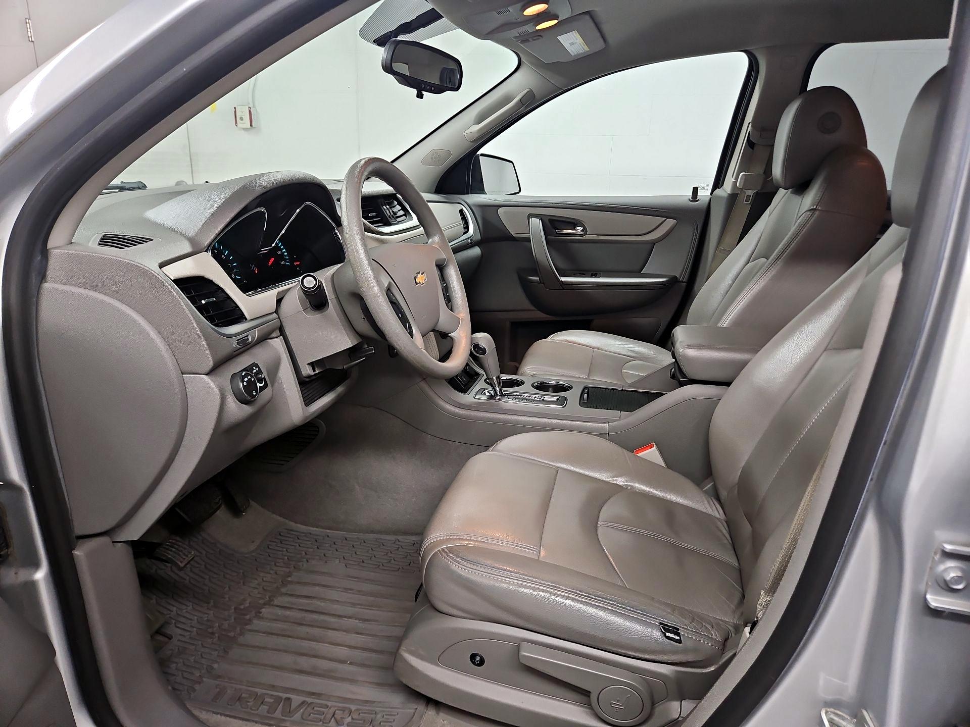 Thumbnail: 2017 Chevrolet Traverse - 11