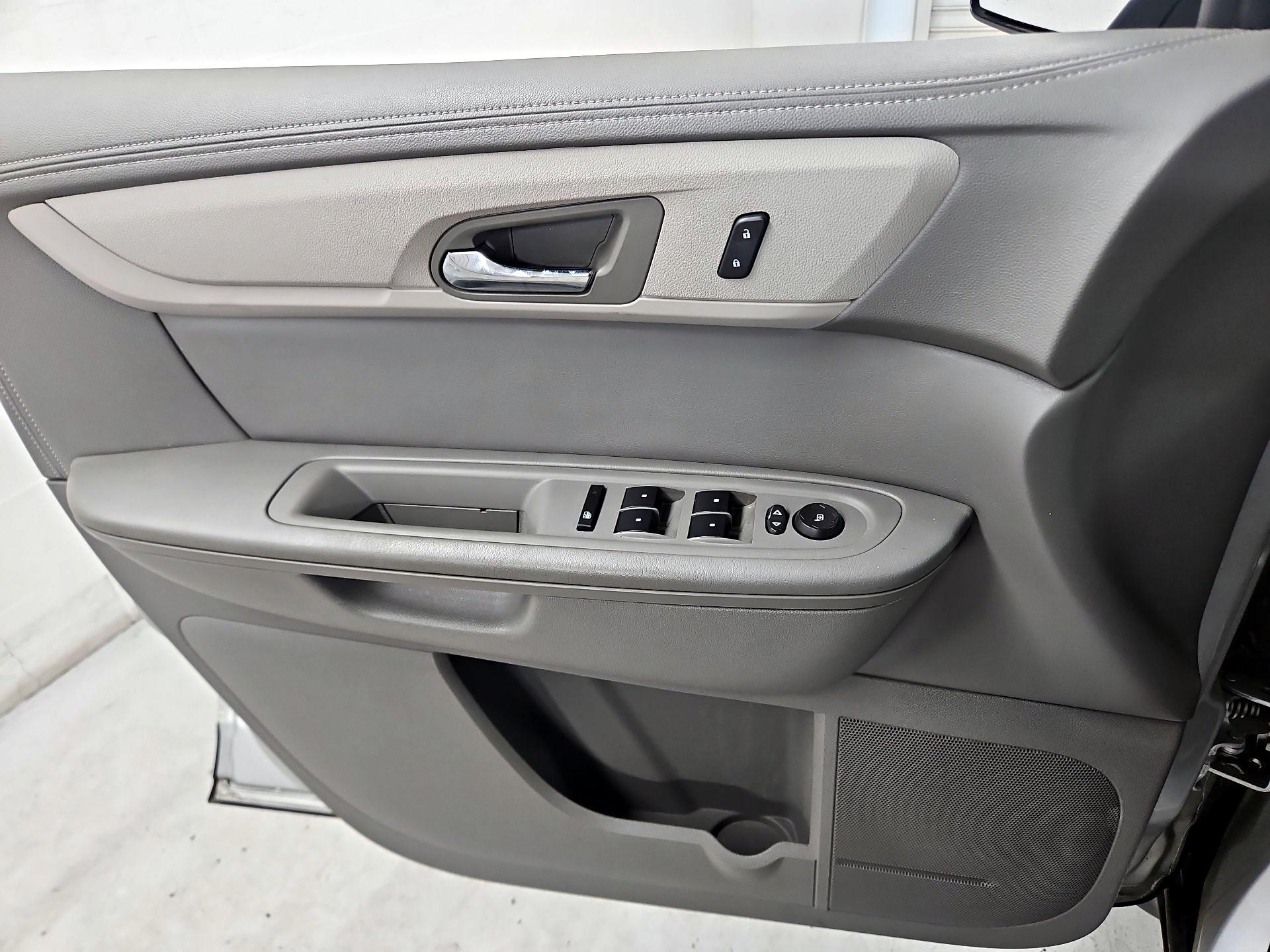 Thumbnail: 2017 Chevrolet Traverse - 12