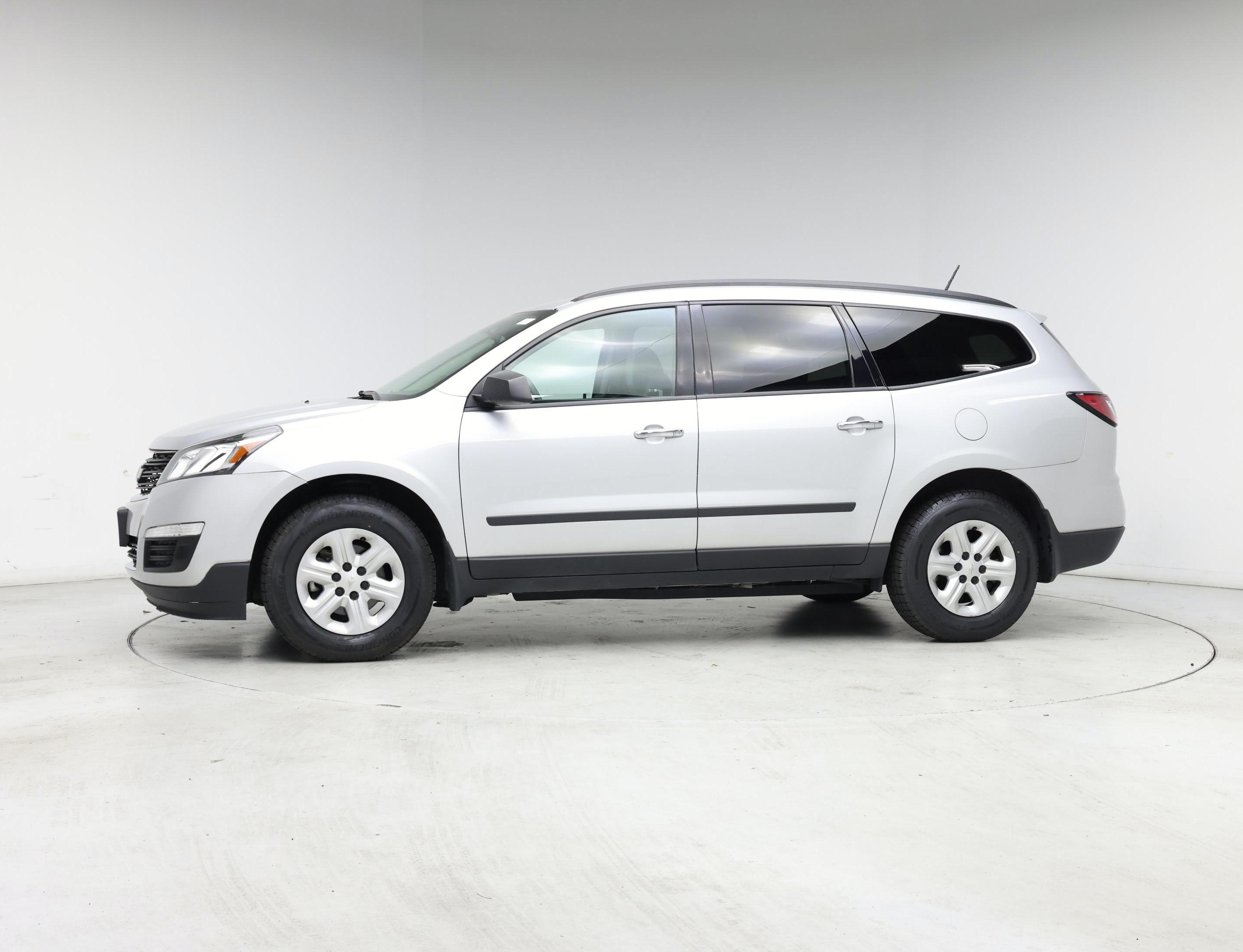 Thumbnail: 2017 Chevrolet Traverse - 3