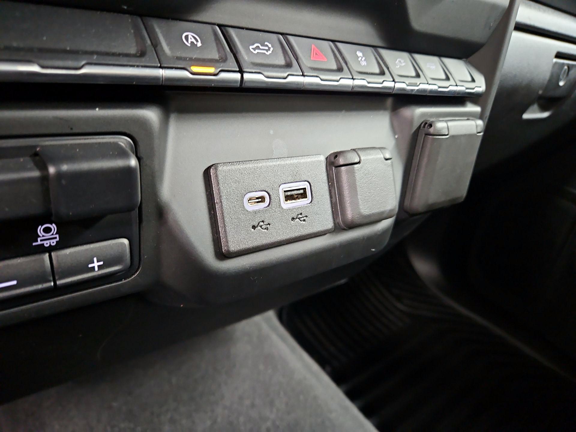 Thumbnail: 2022 Chevrolet Silverado 1500 - 18