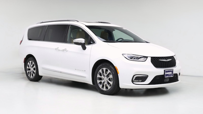 2023 Chrysler Pacifica Hybrid Pinnacle Hero Image
