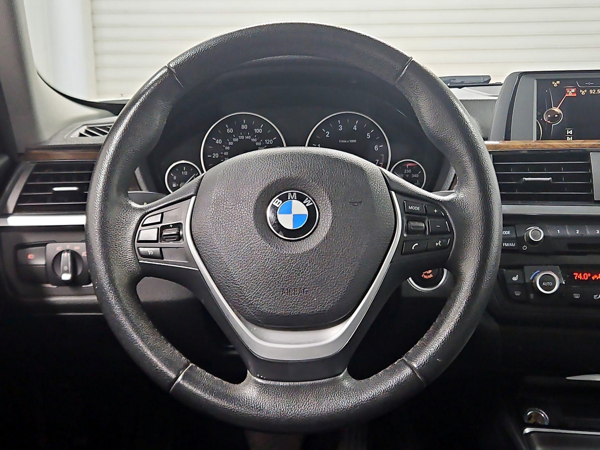 Thumbnail: 2015 BMW 3 Series - 10
