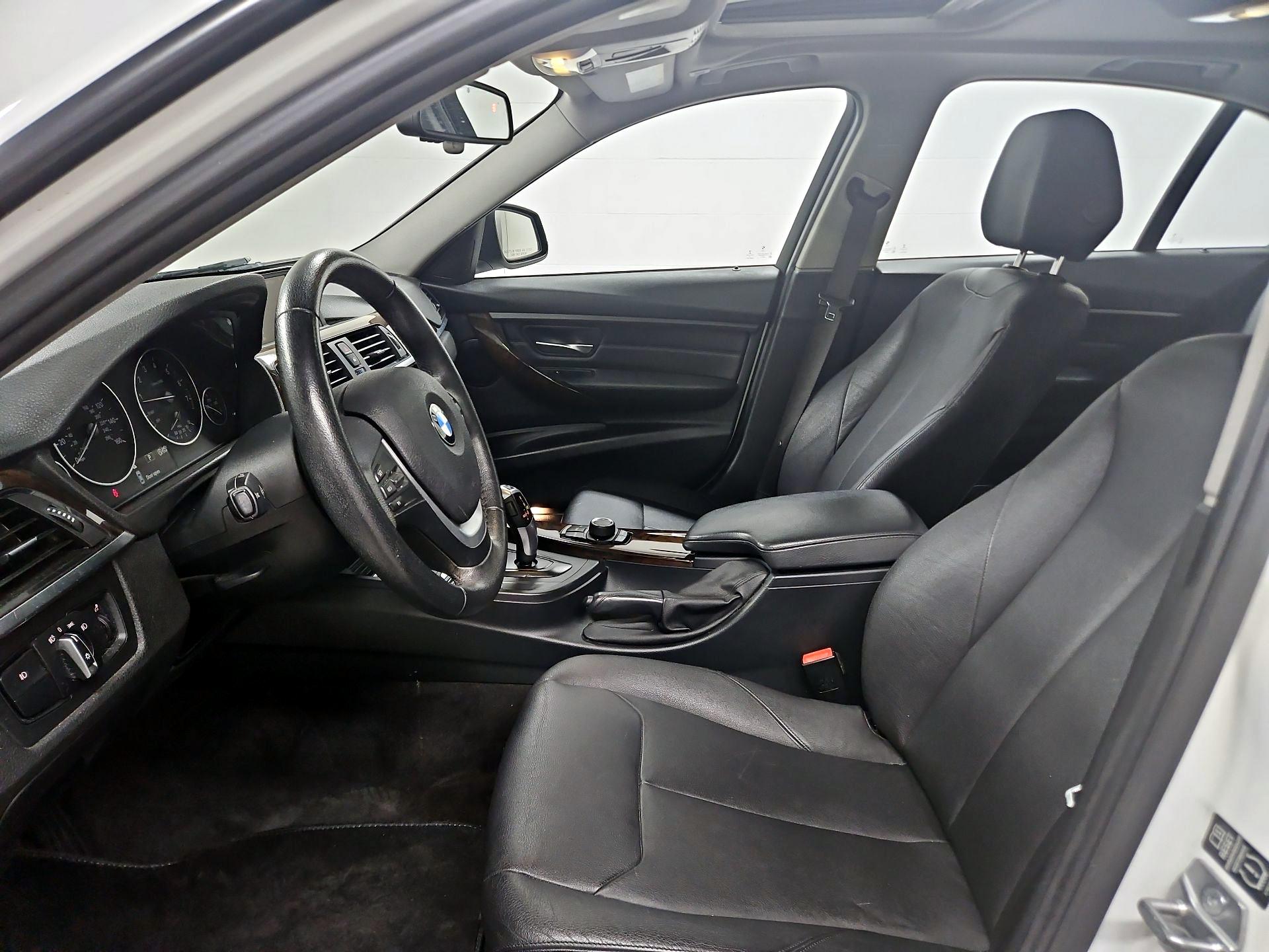 Thumbnail: 2015 BMW 3 Series - 11