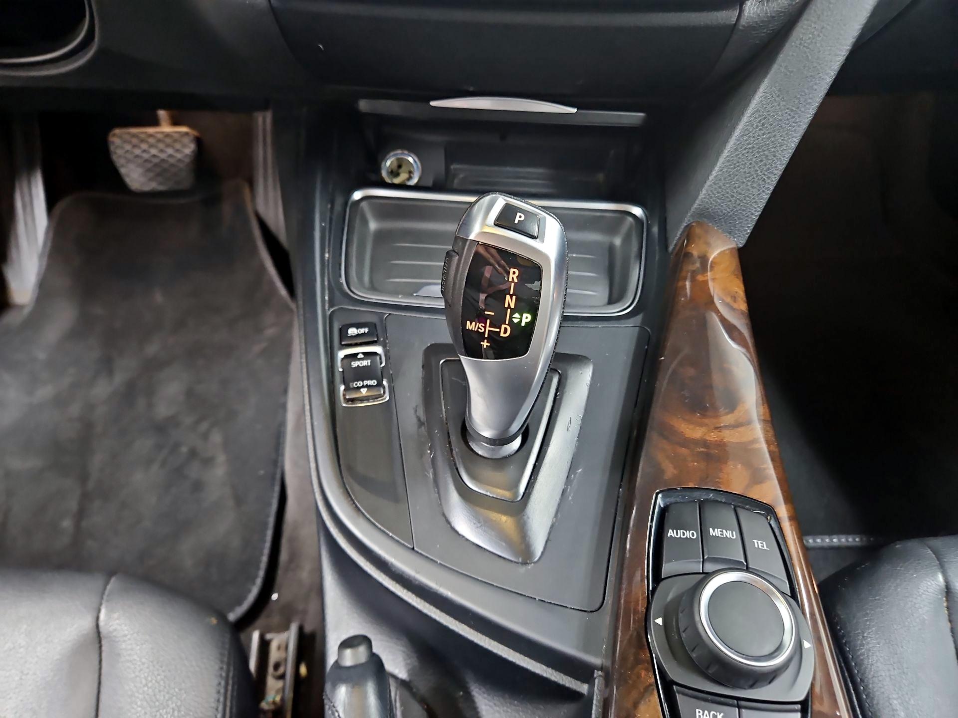 Thumbnail: 2015 BMW 3 Series - 16