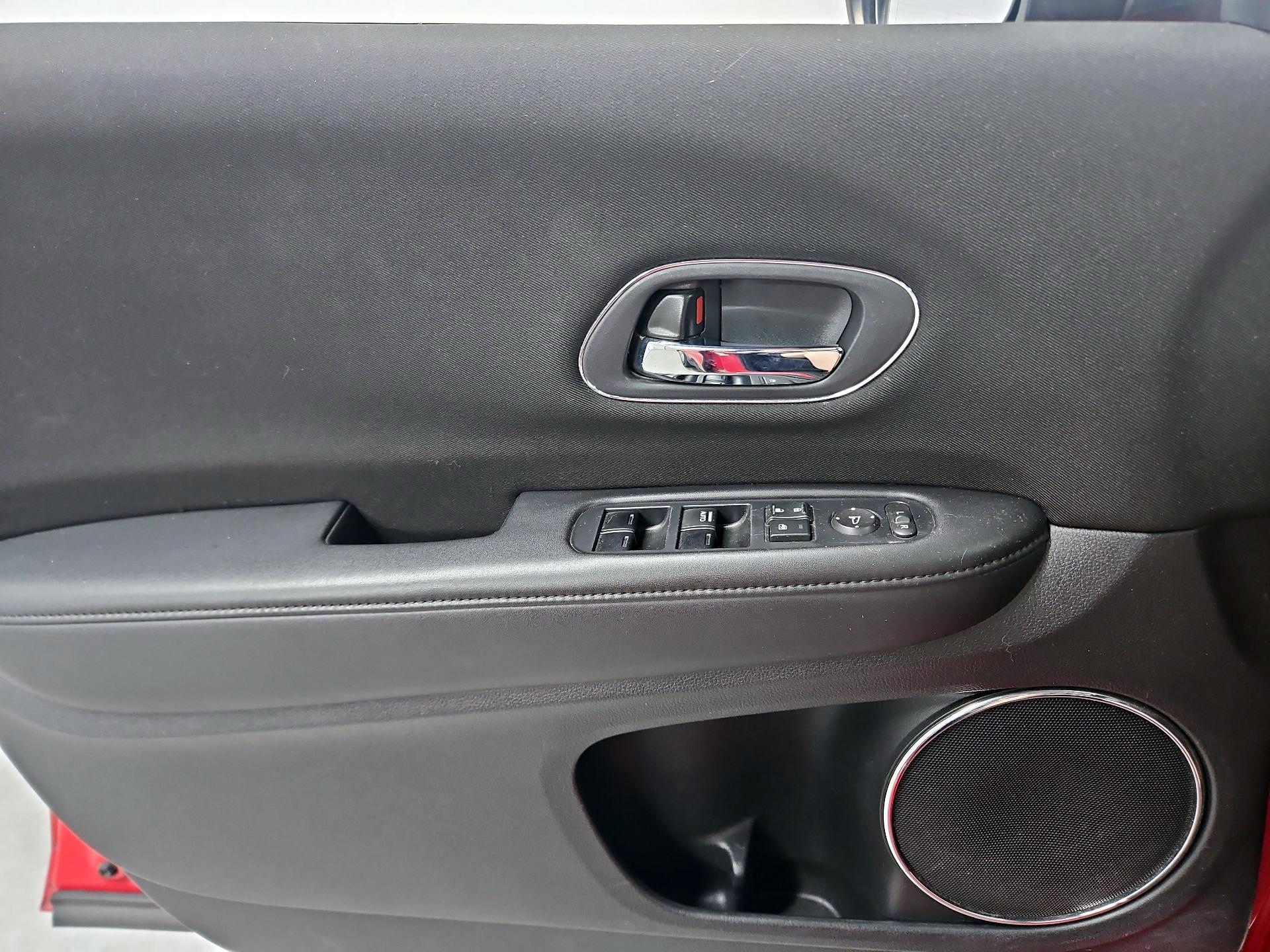 Thumbnail: 2016 Honda HR-V - 12