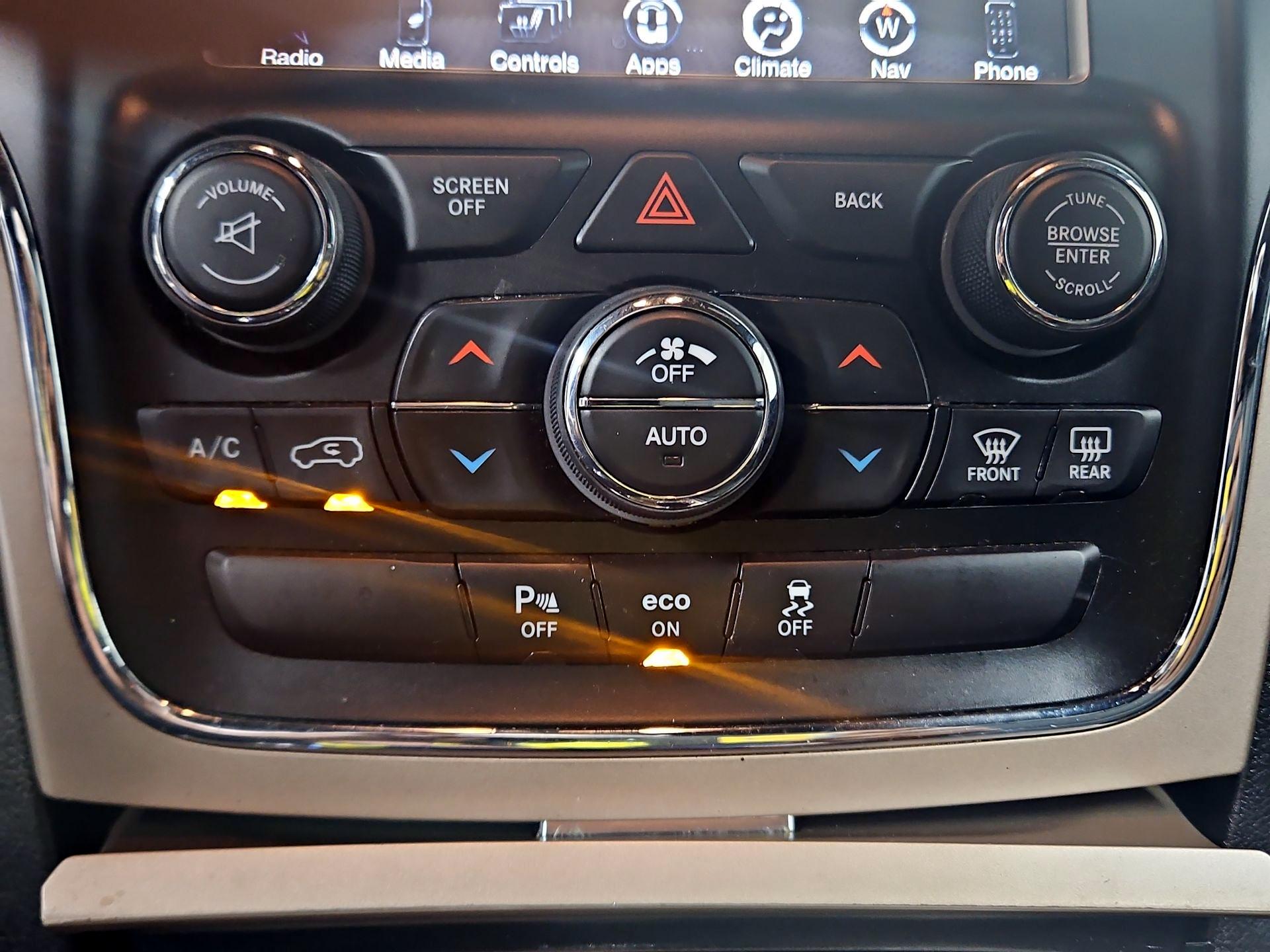 Thumbnail: 2015 Jeep Grand Cherokee - 17