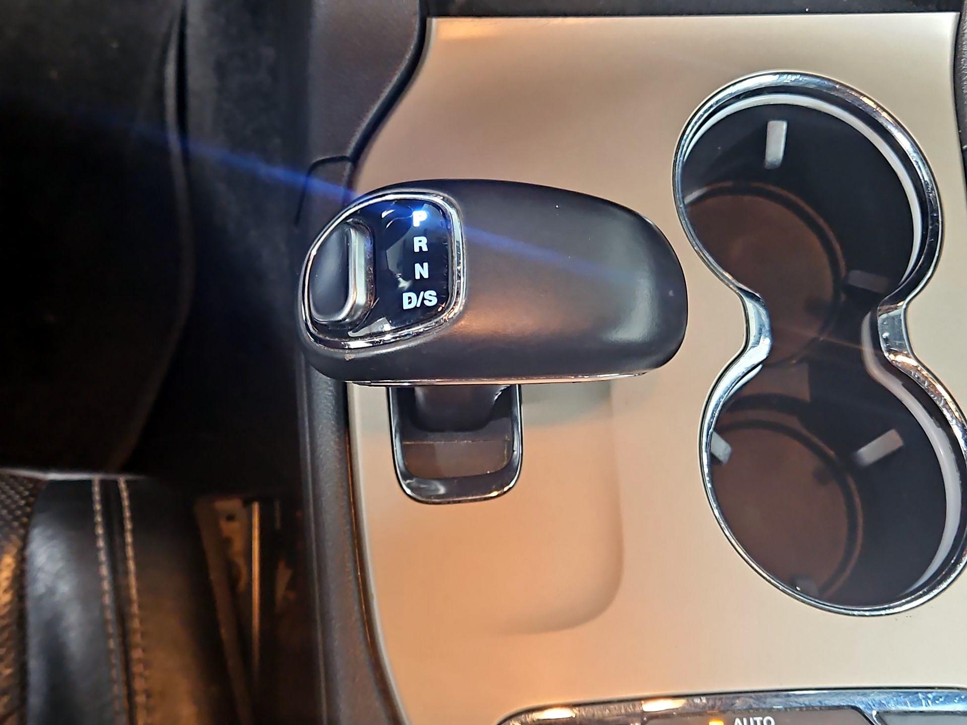 Thumbnail: 2015 Jeep Grand Cherokee - 18